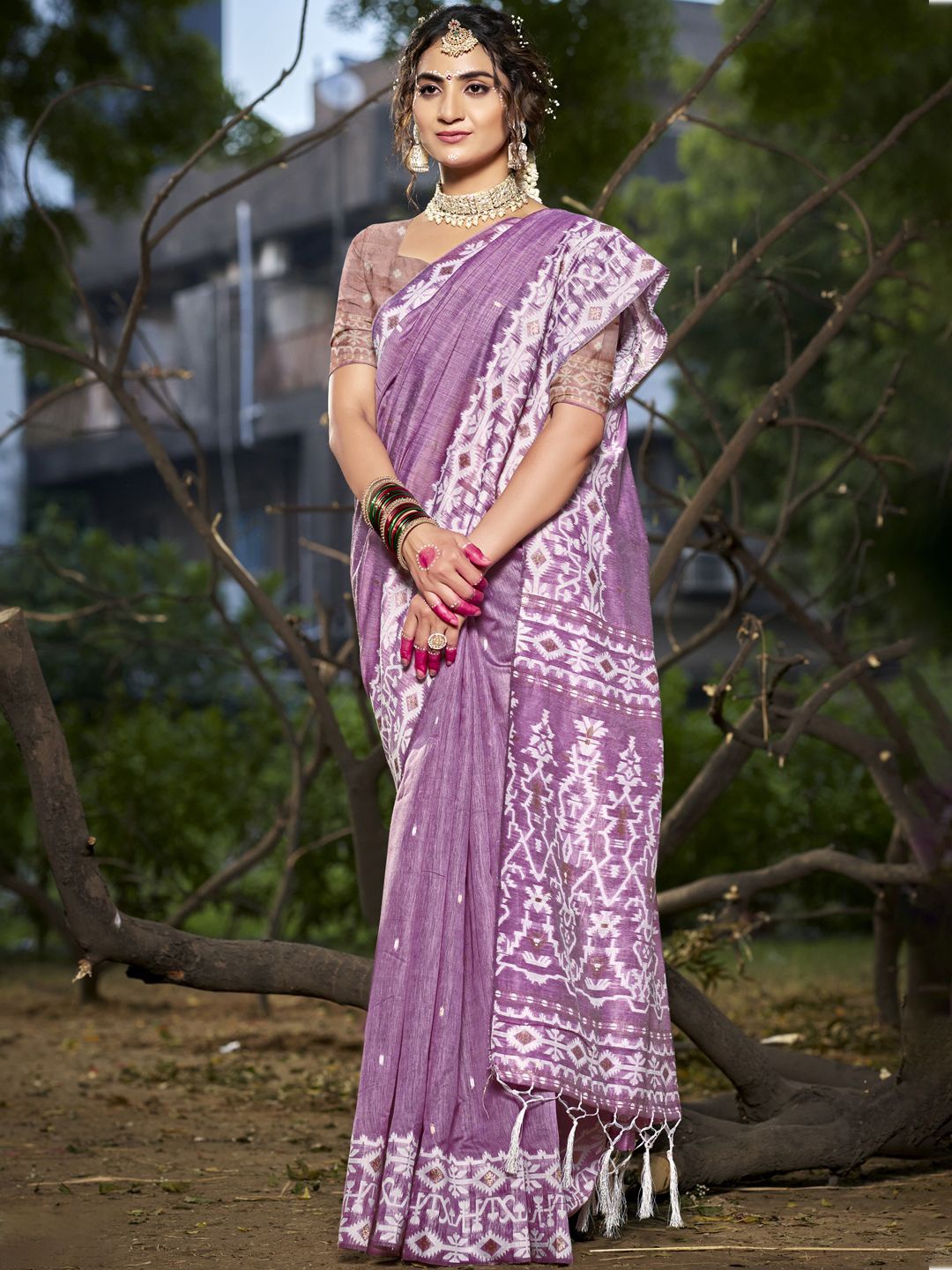 

SANGAM PRINTS Woven Design Tussar Saree, Purple