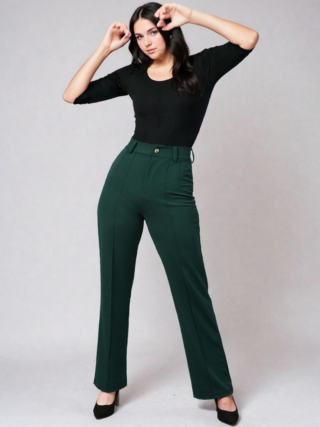 

Kotty Black and Green Scoop Neck T-Shirt with Trousers