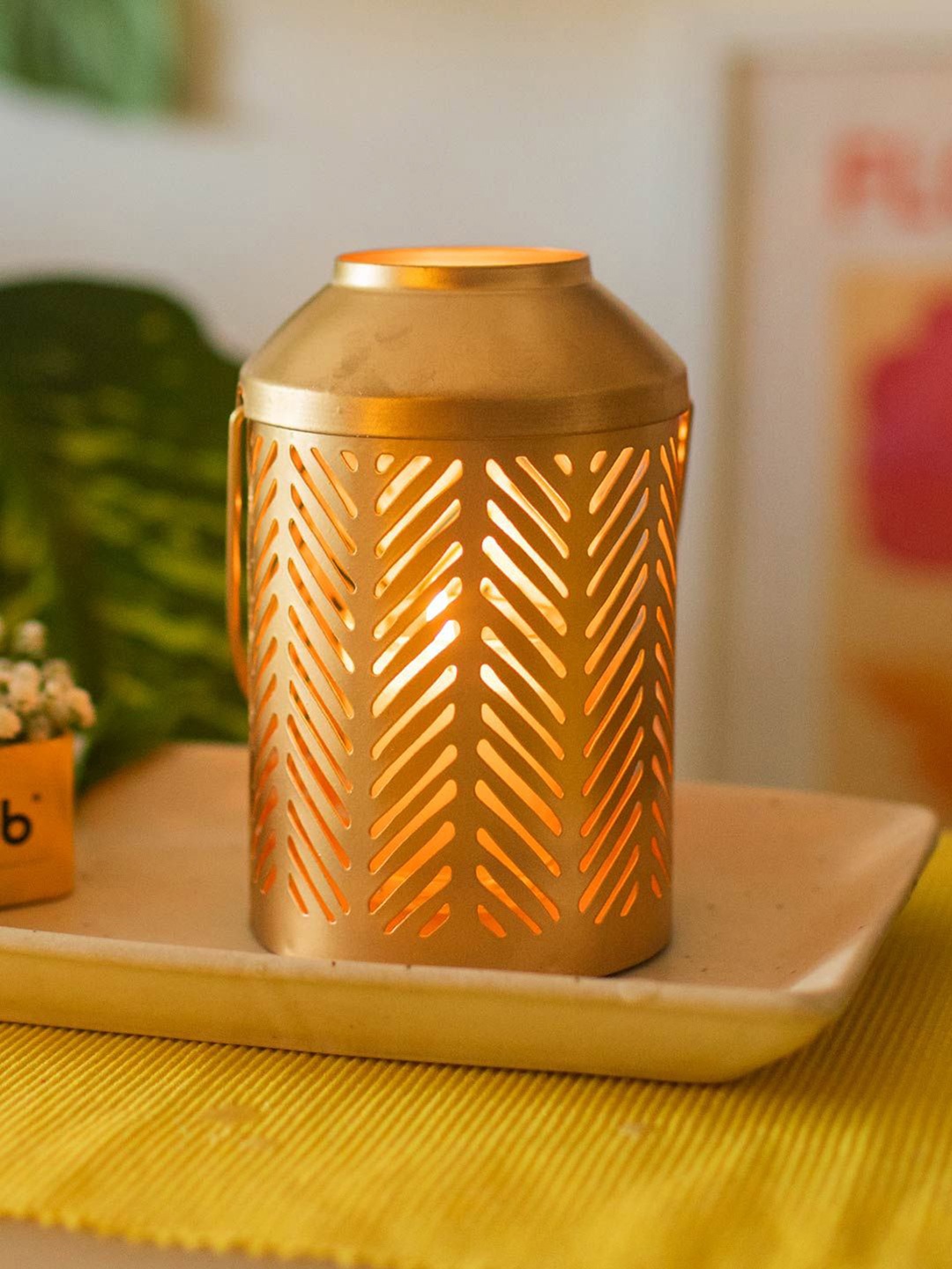 

10club Yellow Candle Holder
