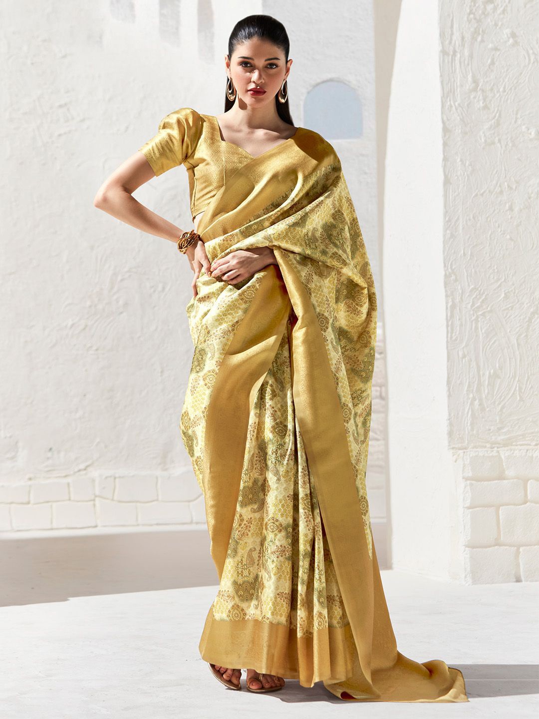 

Anouk Woven Design Zari Silk Blend Sungudi Saree, Gold