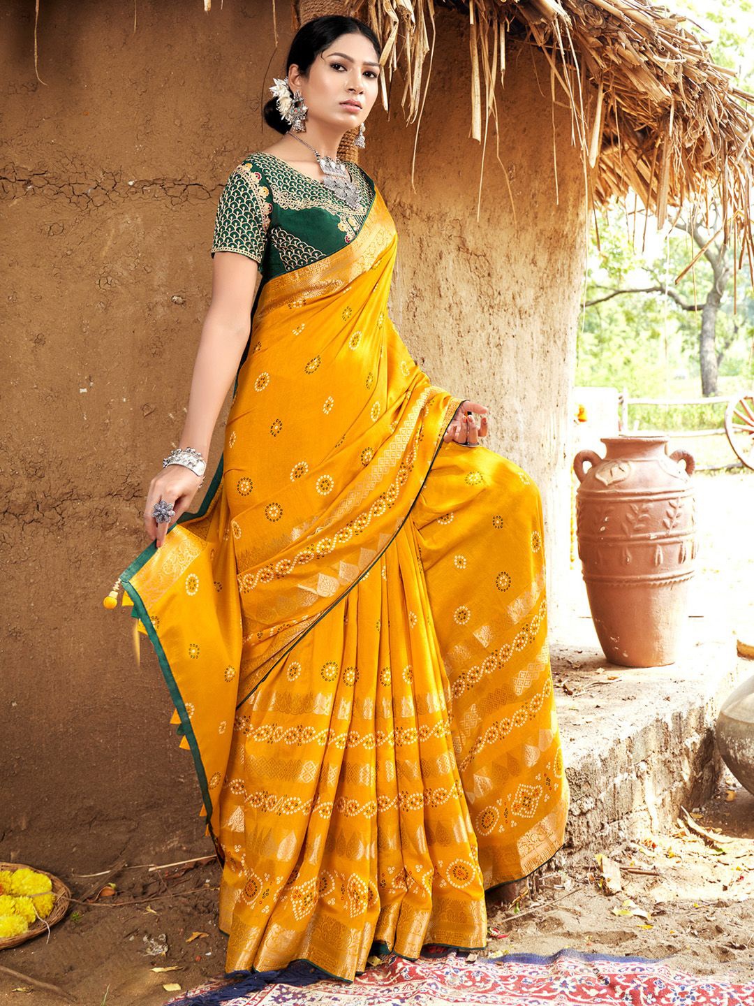 

Saree mall Bandhani Zari Pure Silk Sarees, Yellow