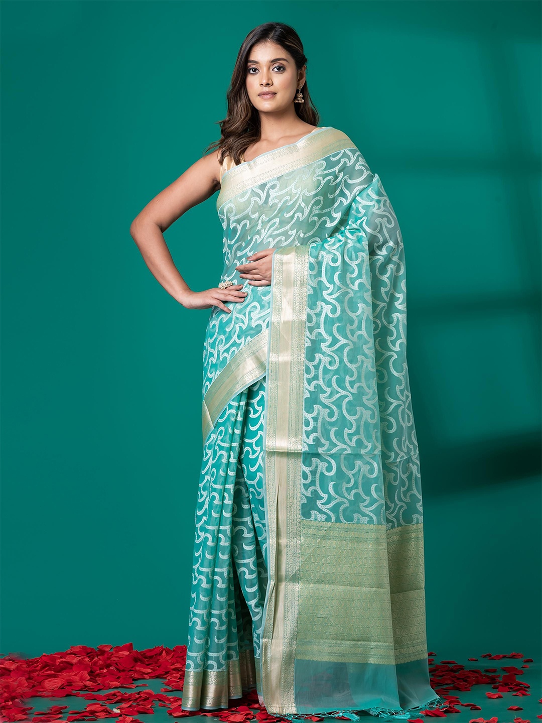 

VIBHAVARI Woven Design Silk Cotton Fusion Saree, Beige