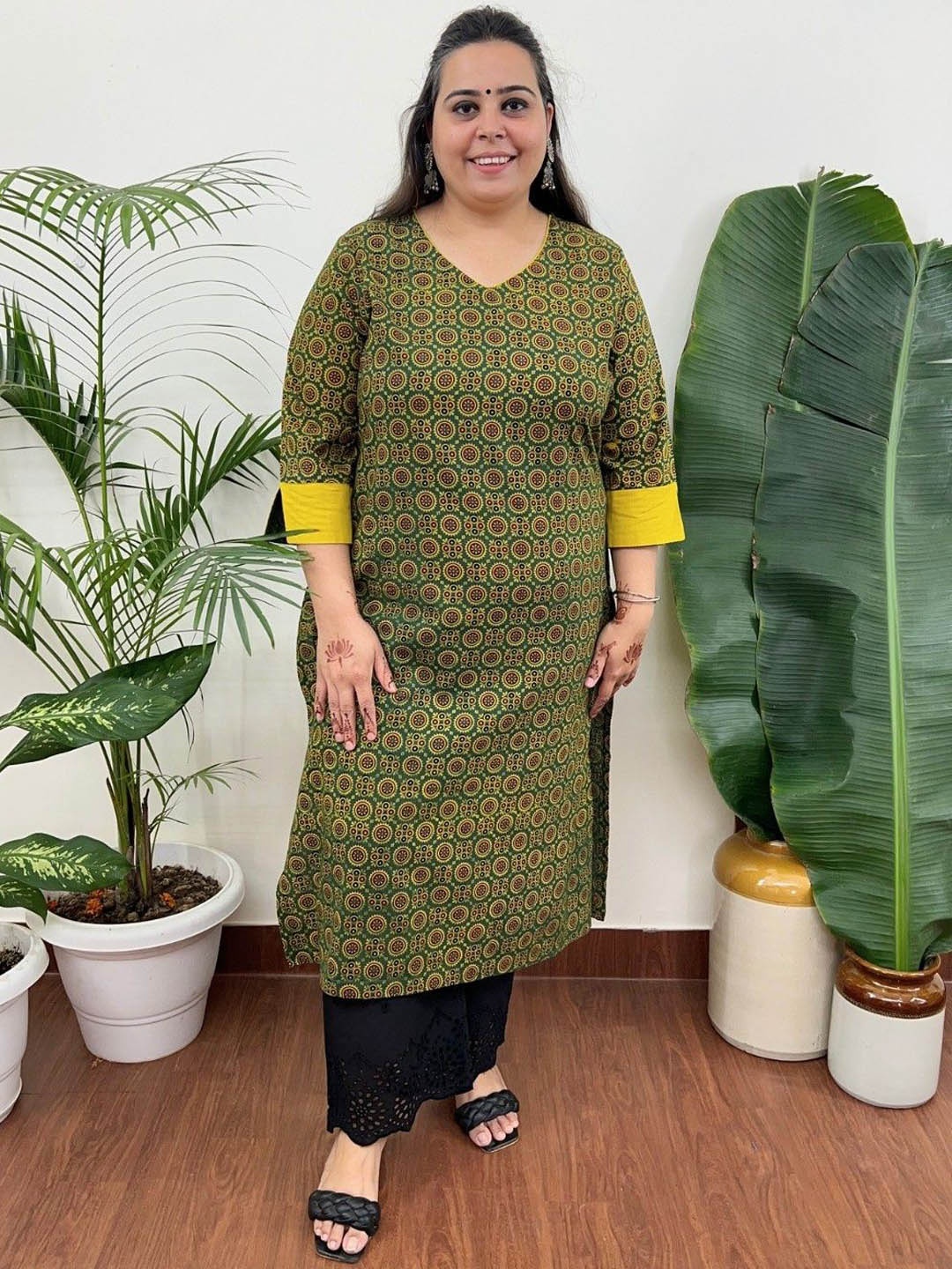 

Sanskritam Women Printed Kurta, Green