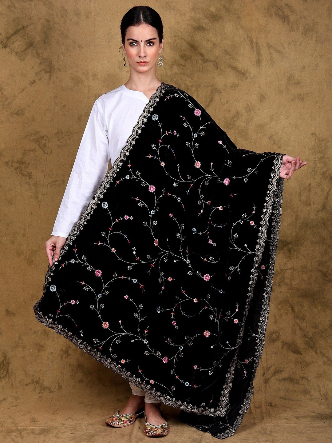 

Exotic India Embroidered Velvet Dupatta with Sequinned, Black