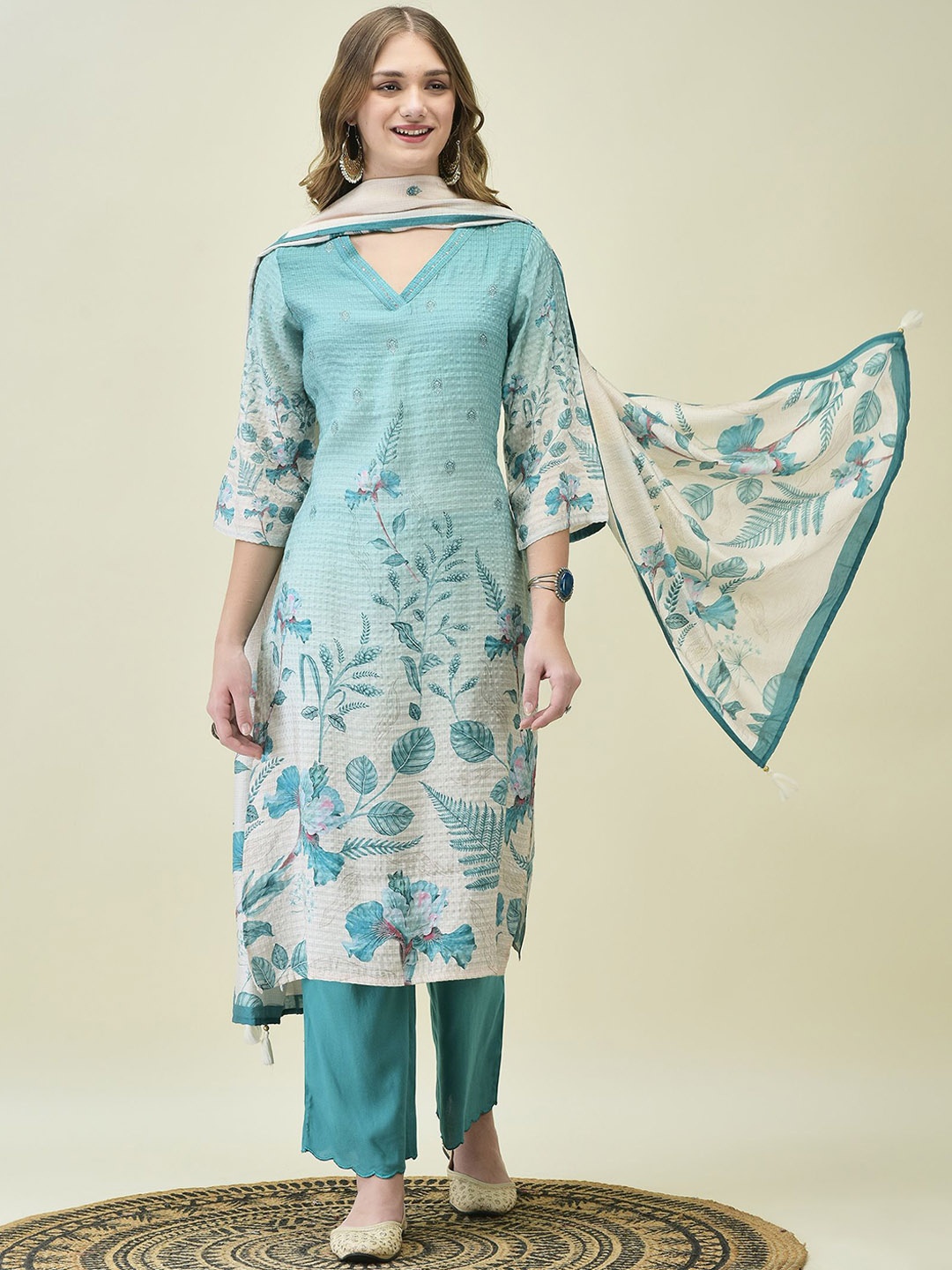 

Shree Women Floral Printed Kurta with Trousers & With Dupatta, Teal