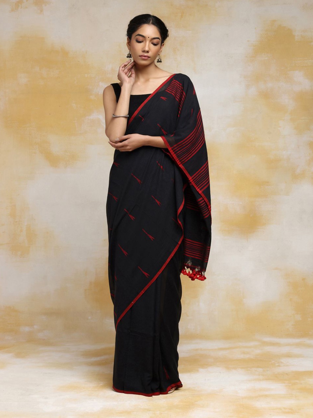 

Sutra Art of Clothing Woven Design Pure Cotton Jamdani Saree, Black
