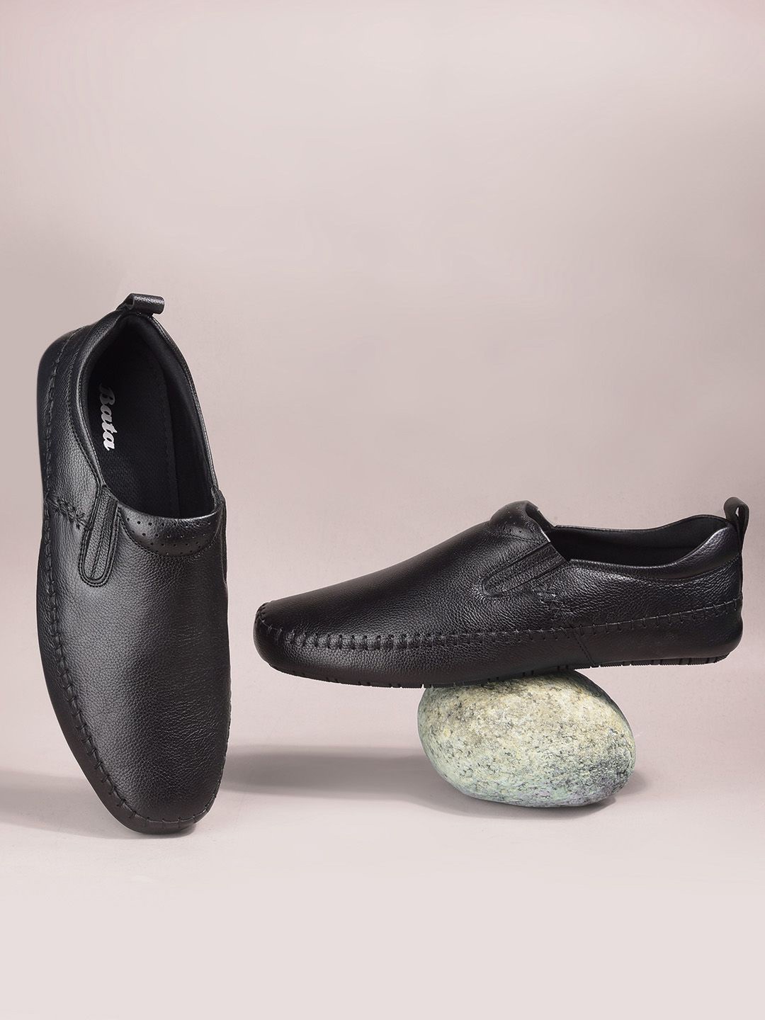

Bata Men Leather Loafers, Black