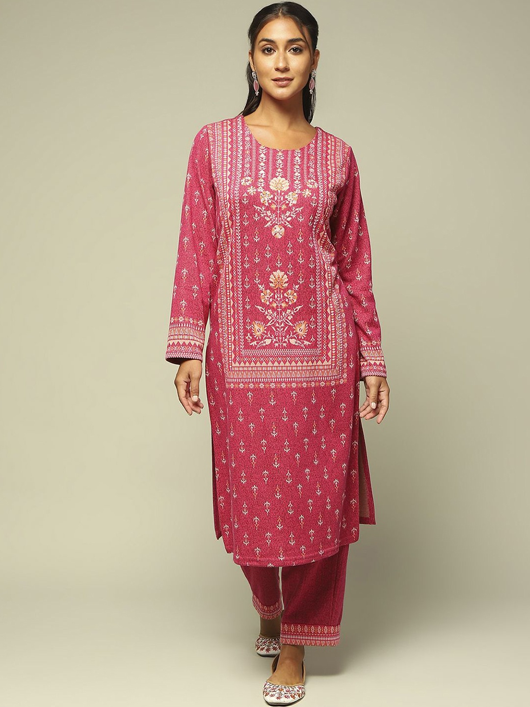 

Rangriti Women Floral Printed Regular Kurta with Palazzos, Pink