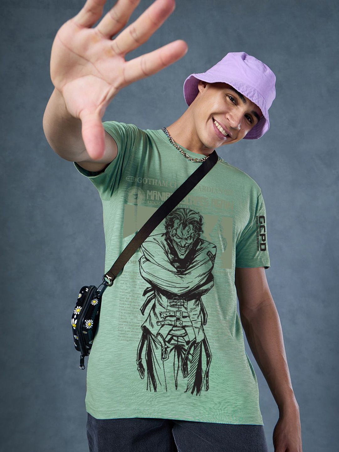 

Bewakoof AIR Men Printed T-shirt, Green