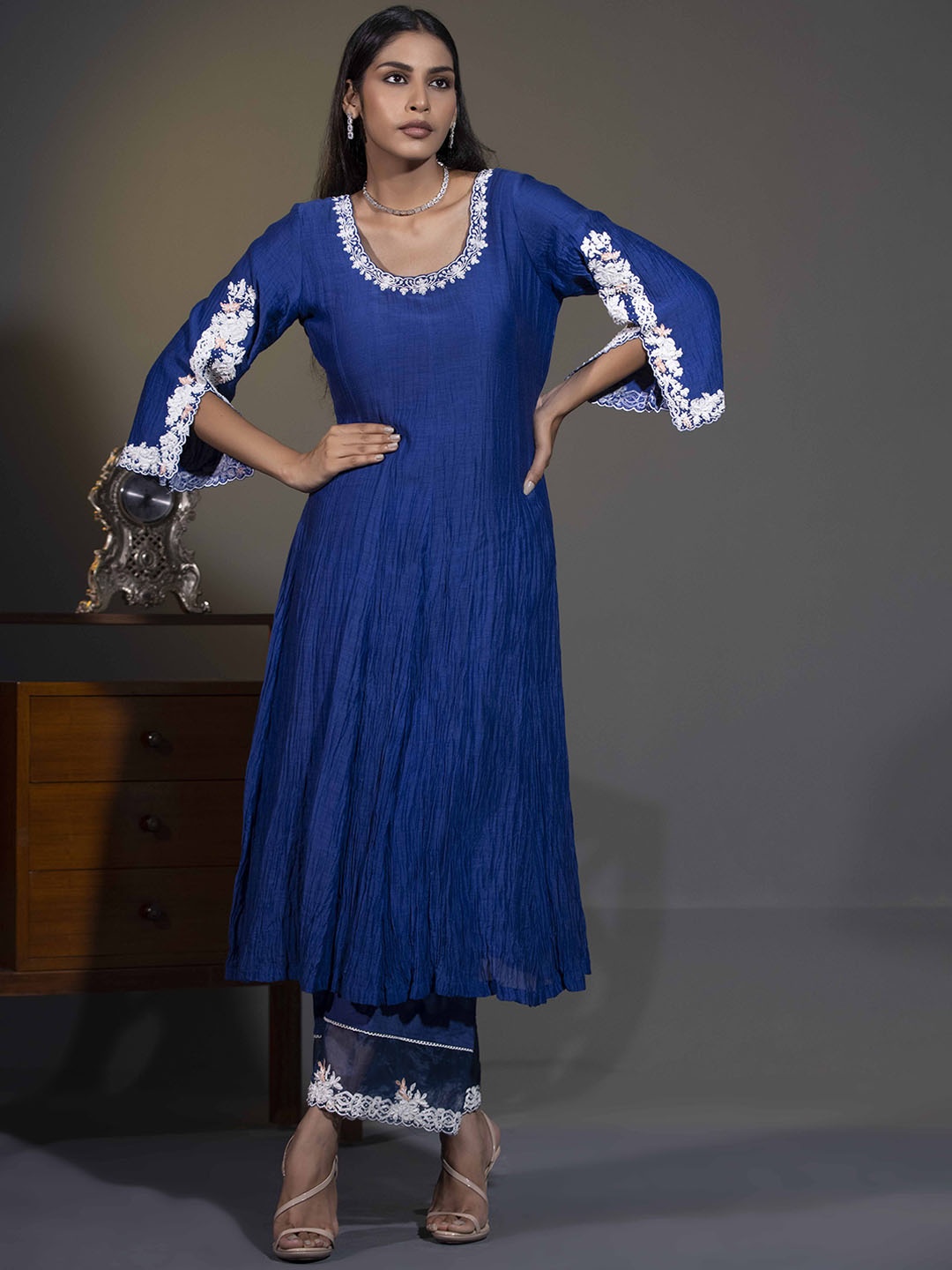 

SHWETA DABAS Women Regular Beads and Stones Pure Cotton Kurta with Trousers & With Dupatta, Blue