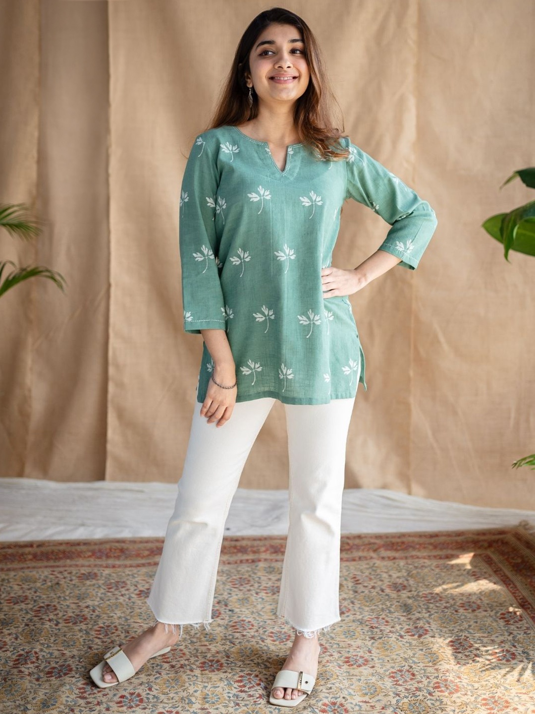 

THE INDIAN ETHNIC CO Tropical Print Block Print Cotton Top, Green