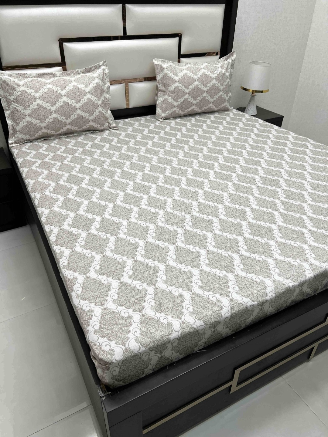 

Pure Decor Royal Passion Brown Geometric Cotton 350 TC Queen Bedsheet Set 2.26 m x 2.57 m