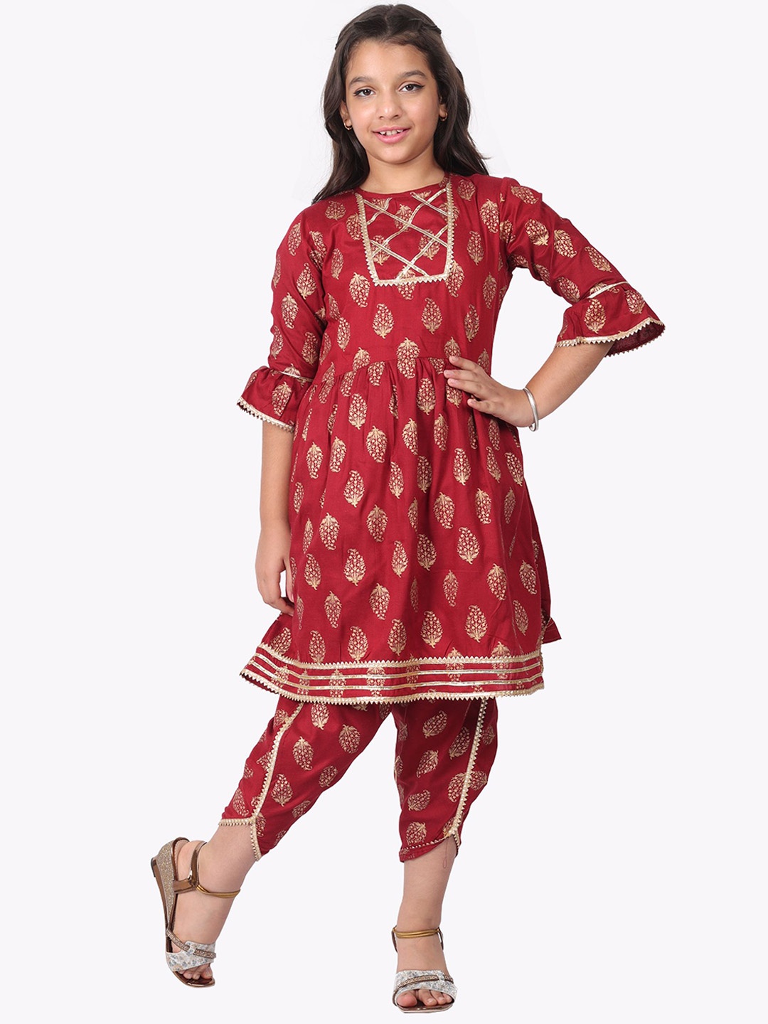 

SILK SPARROW Girls Paisley Printed Panelled Gotta Patti Pure Cotton Kurta with Dhoti Pants, Maroon