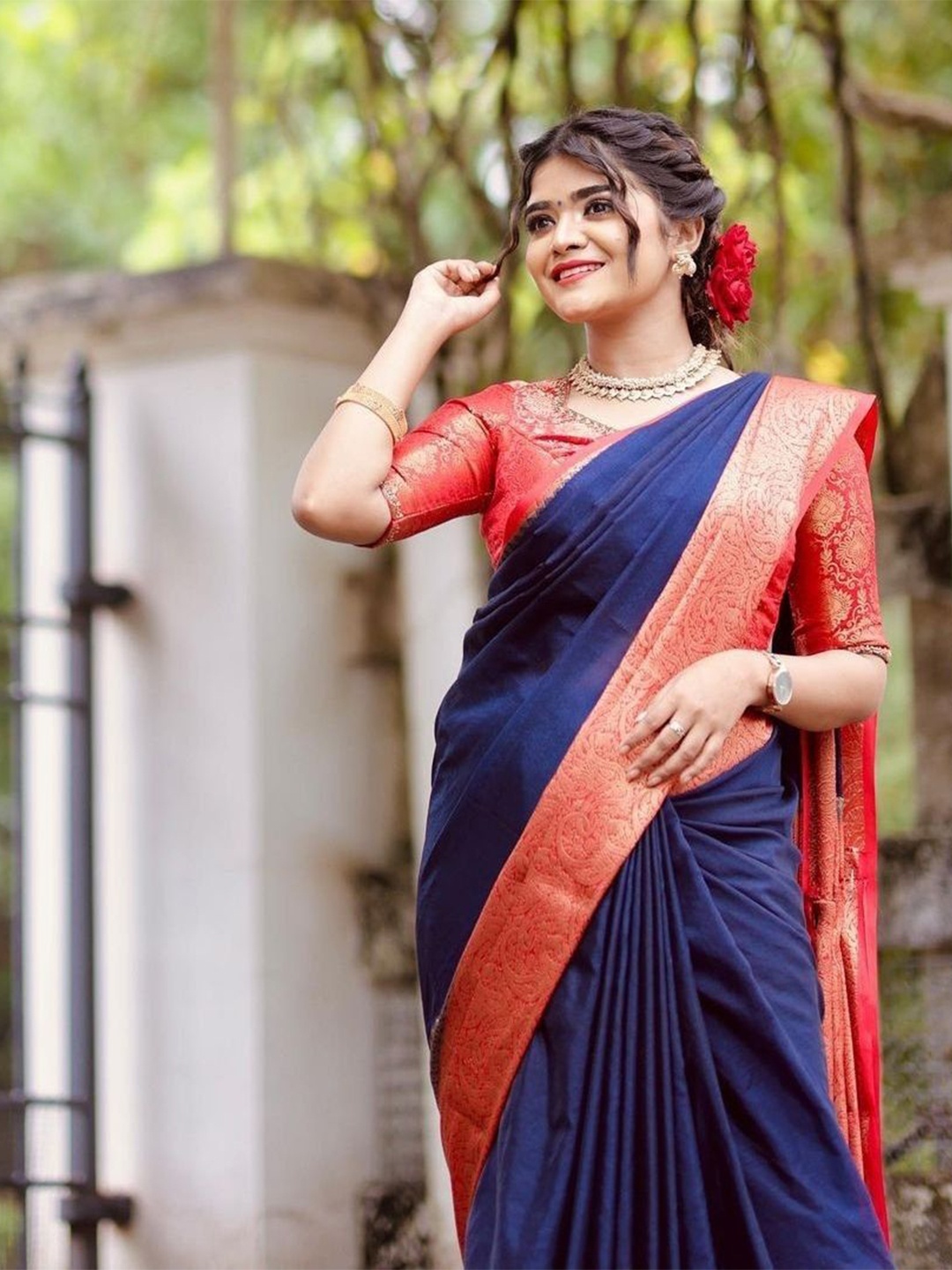 

Jinax Women Woven Design Zari Banarasi Saree With Blouse Piece, Red