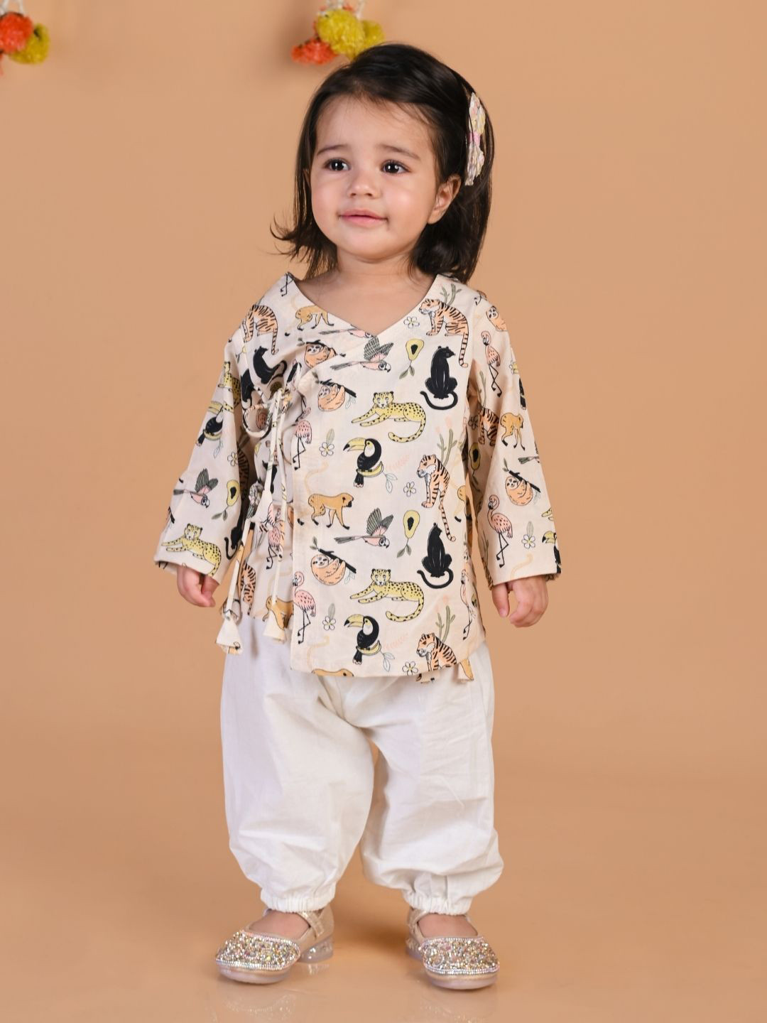 

MAMA AND PEACHES Unisex Kids Printed Trousers, White
