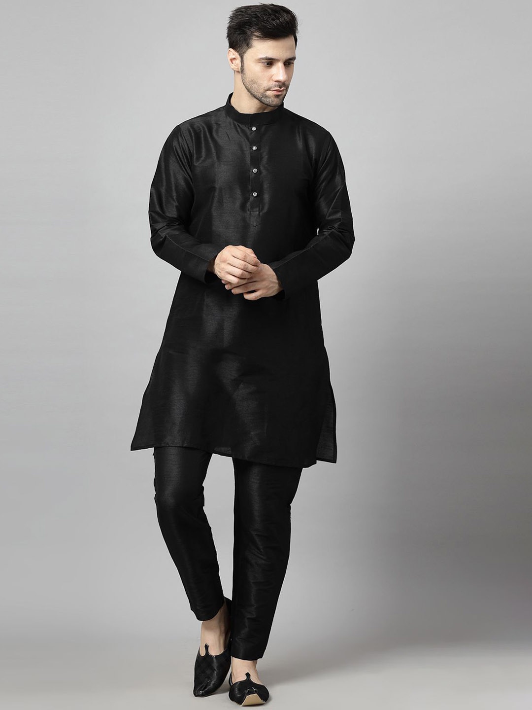 

Utsav Fashion Men High Slit Kurta with Trousers, Black