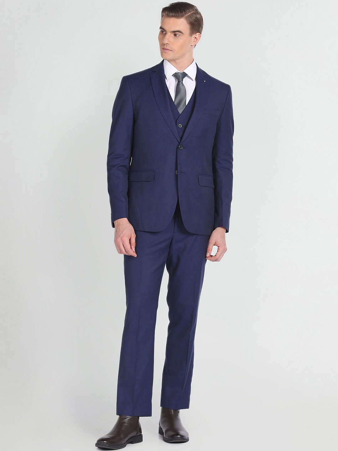 

Arrow Slim-Fit Single-Breasted Three-Piece Formal Suit, Blue