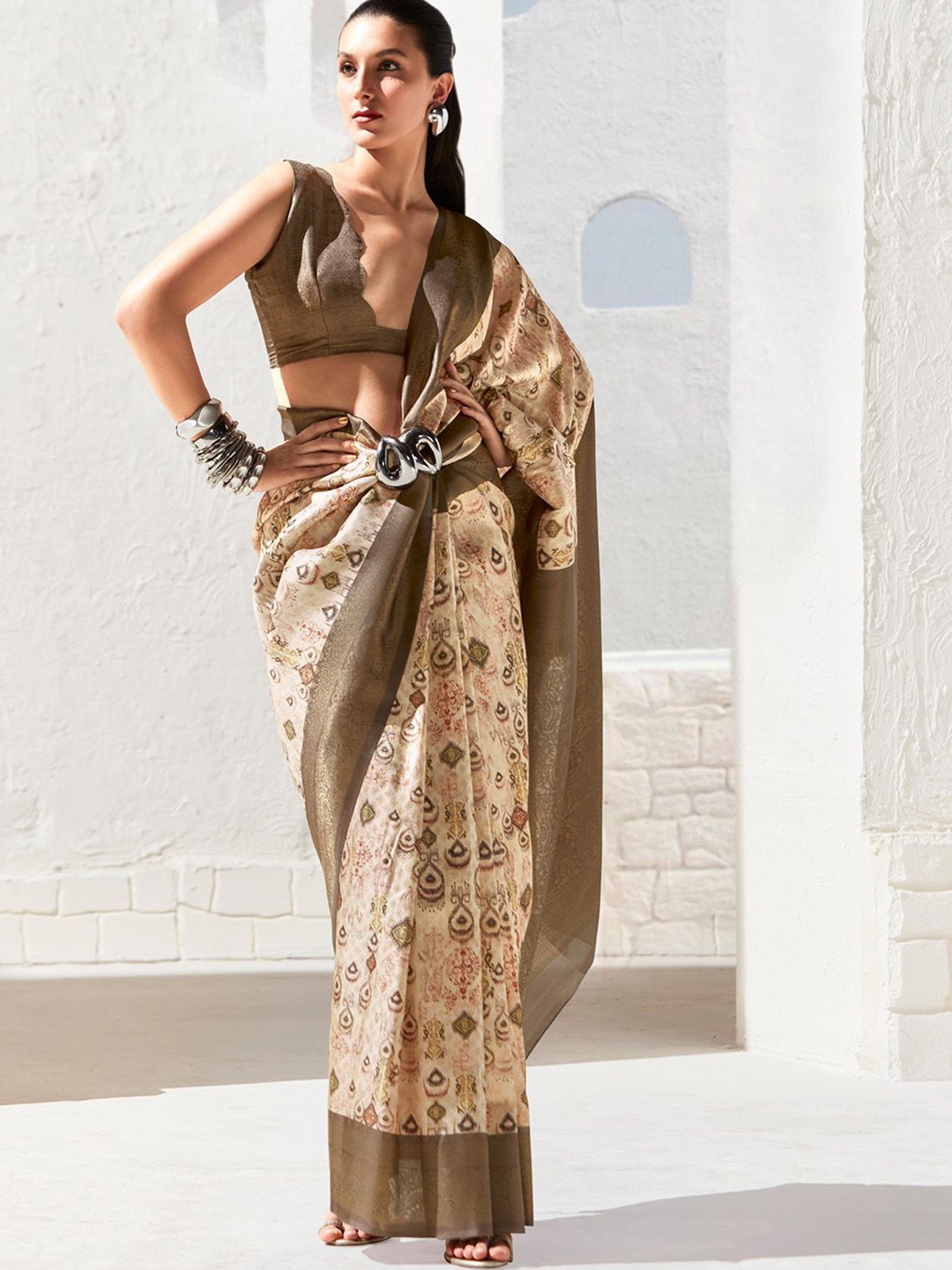 

Anouk Ethnic Motifs Zari Silk Blend Sungudi Saree, Beige