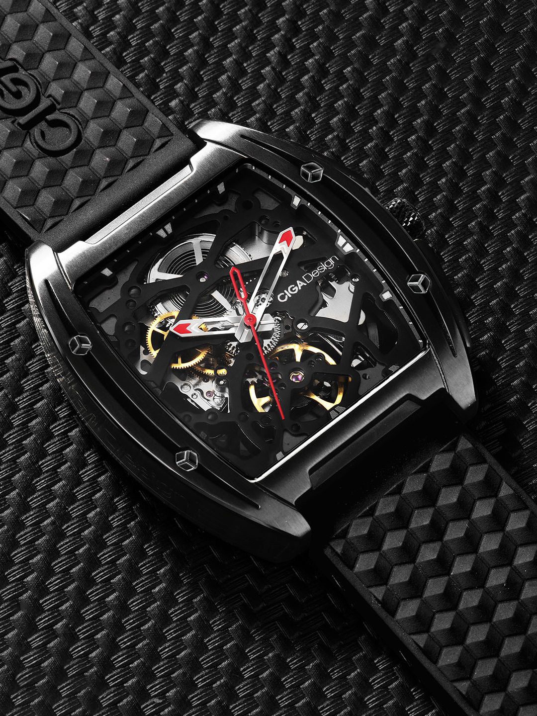 

CIGA Design Men Dial & Straps Analogue Automatic Motion Powered Watch Z031-BLBL-W15BK, Transparent