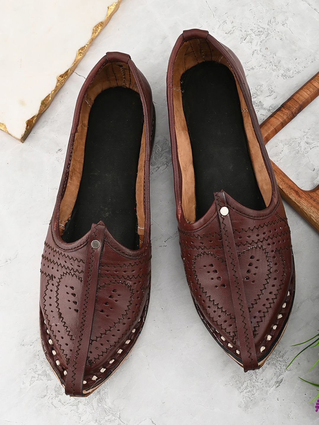 

Apratim Men Textured Mojaris with Laser Cuts Flats, Brown