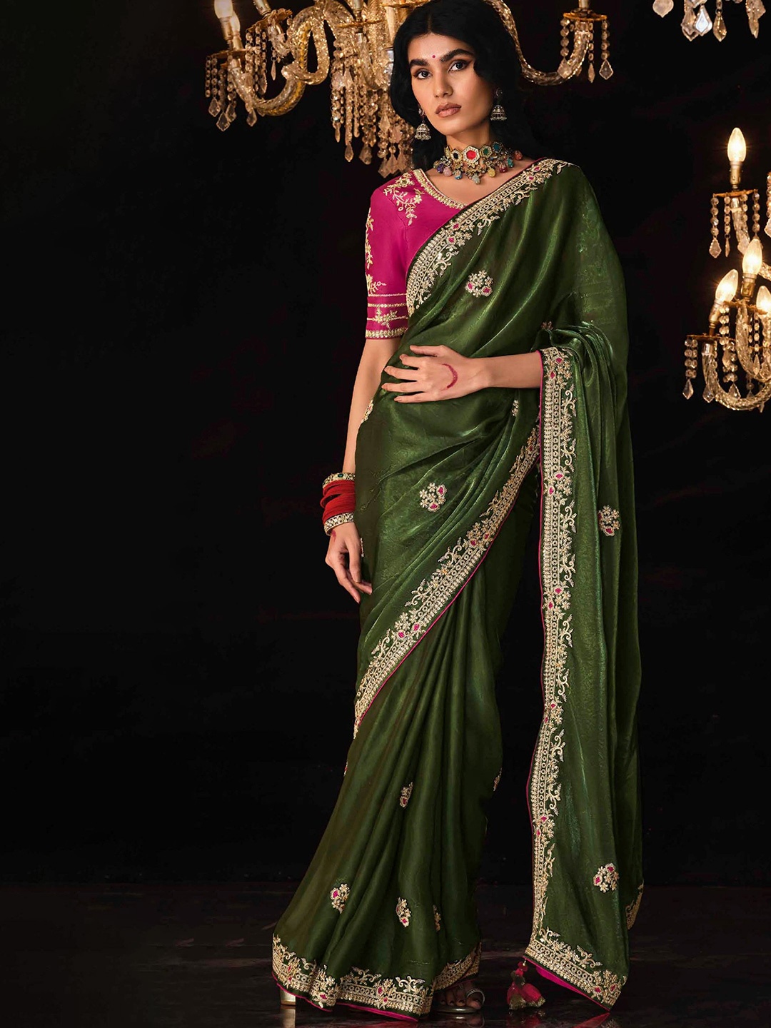 

MAHALASA Ethnic Motifs Embroidered Tissue Saree, Green