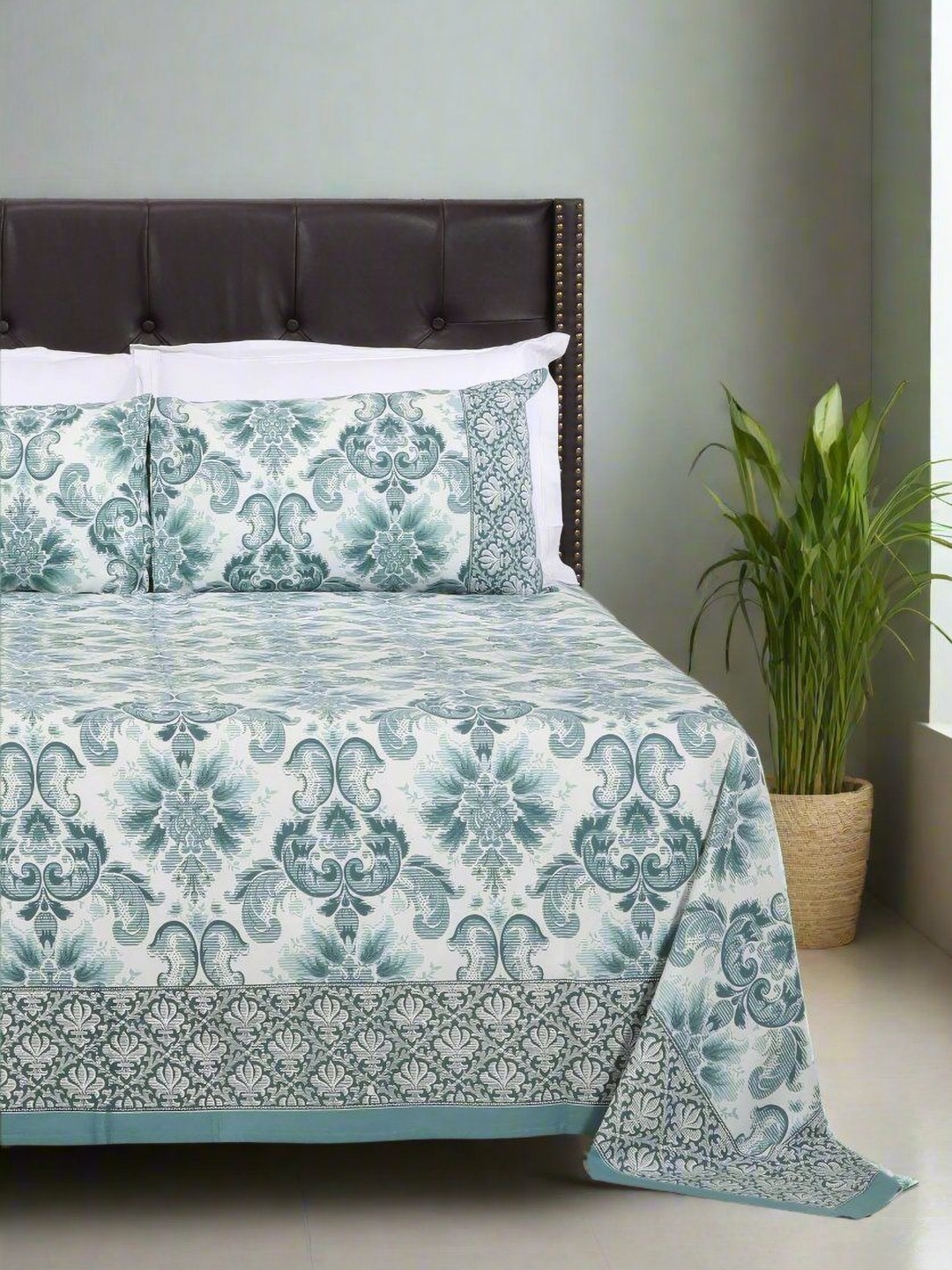 

SHAHENAZ Green & White Floral 120 TC King Bedsheet with 2 Pillow Covers