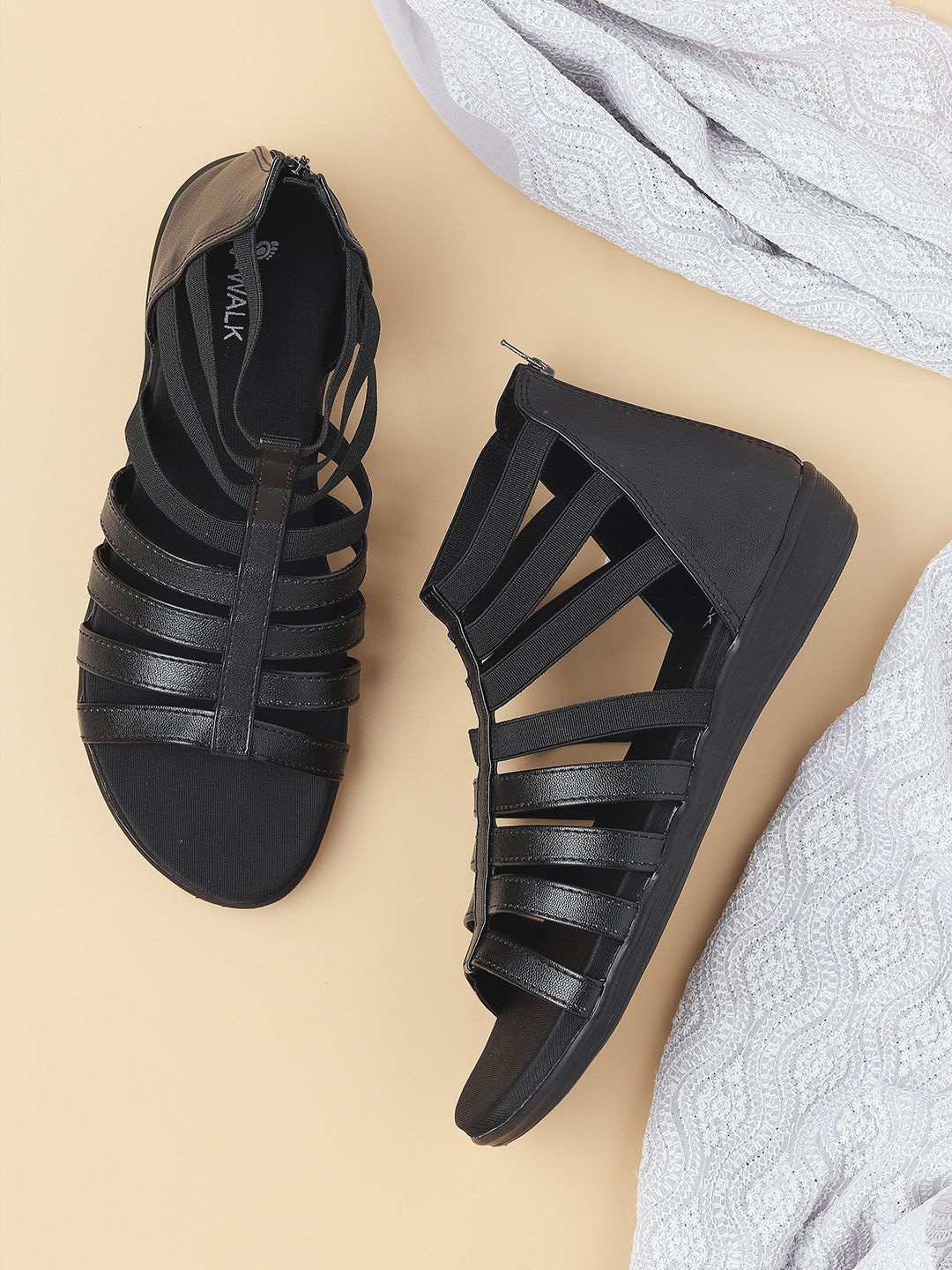 

V-WALK Women Gladiator Flat, Black