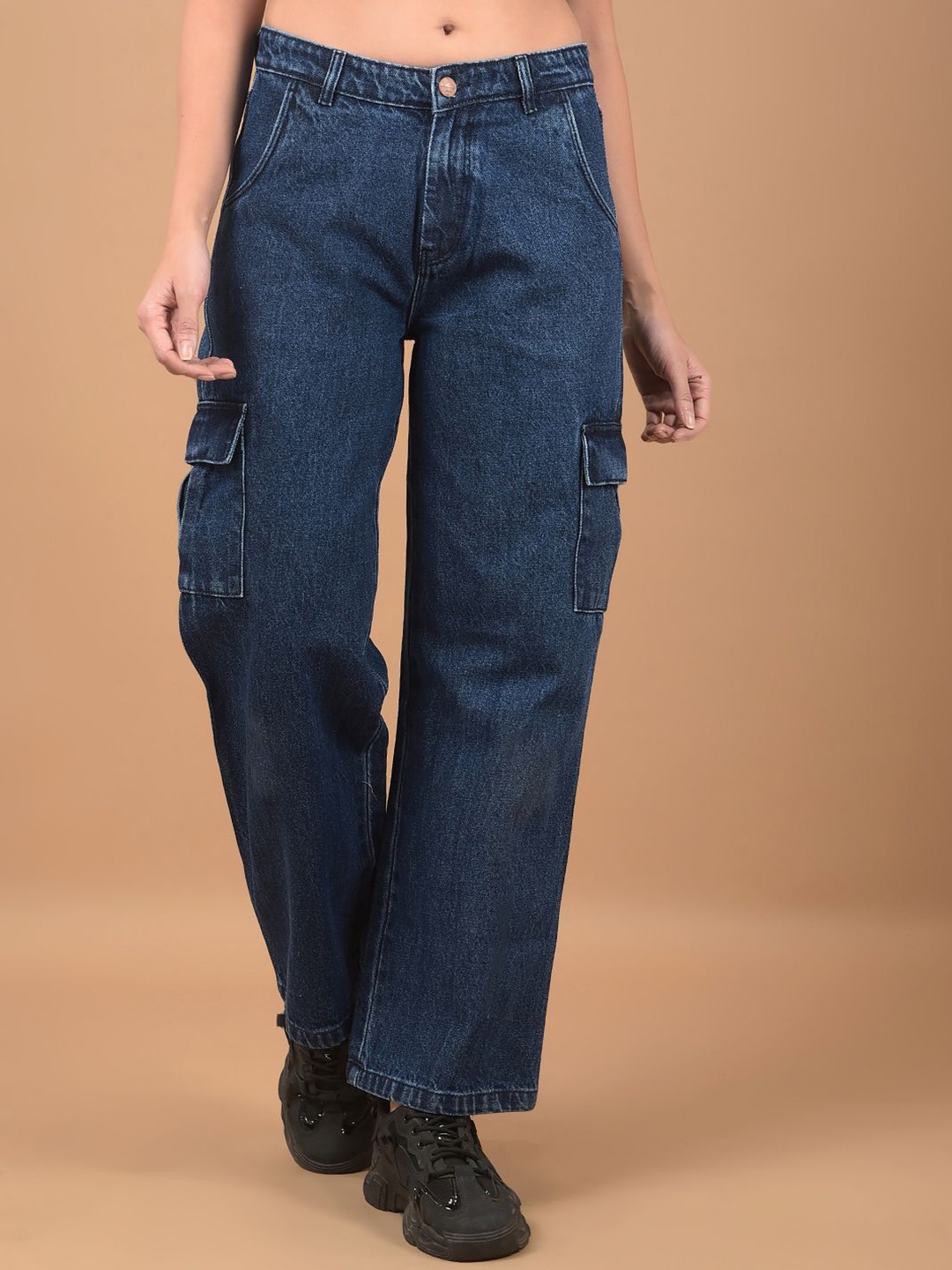 

Crimsoune Club Women Relaxed Fit Heavy Fade Stretchable Jeans, Blue
