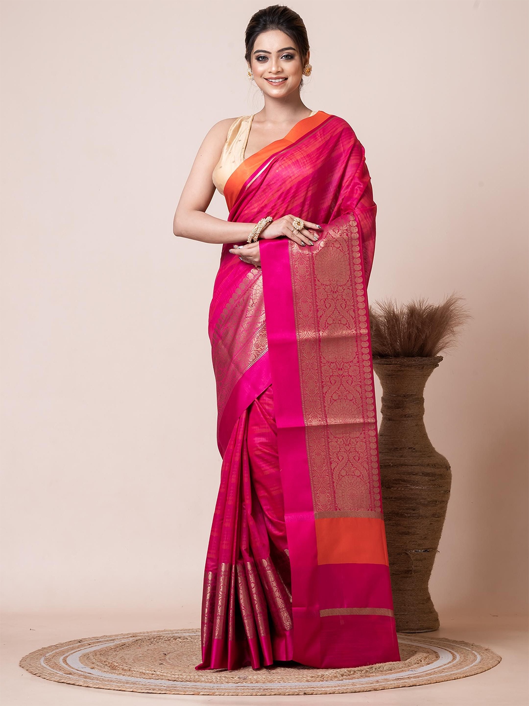 

VIBHAVARI Woven Design Zari Silk Cotton Saree, Pink