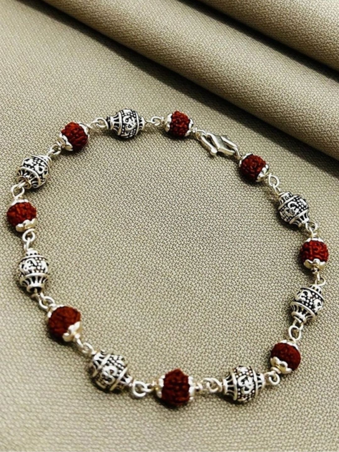 

Satlaa Women Sterling Silver Silver-Plated Kada Bracelet