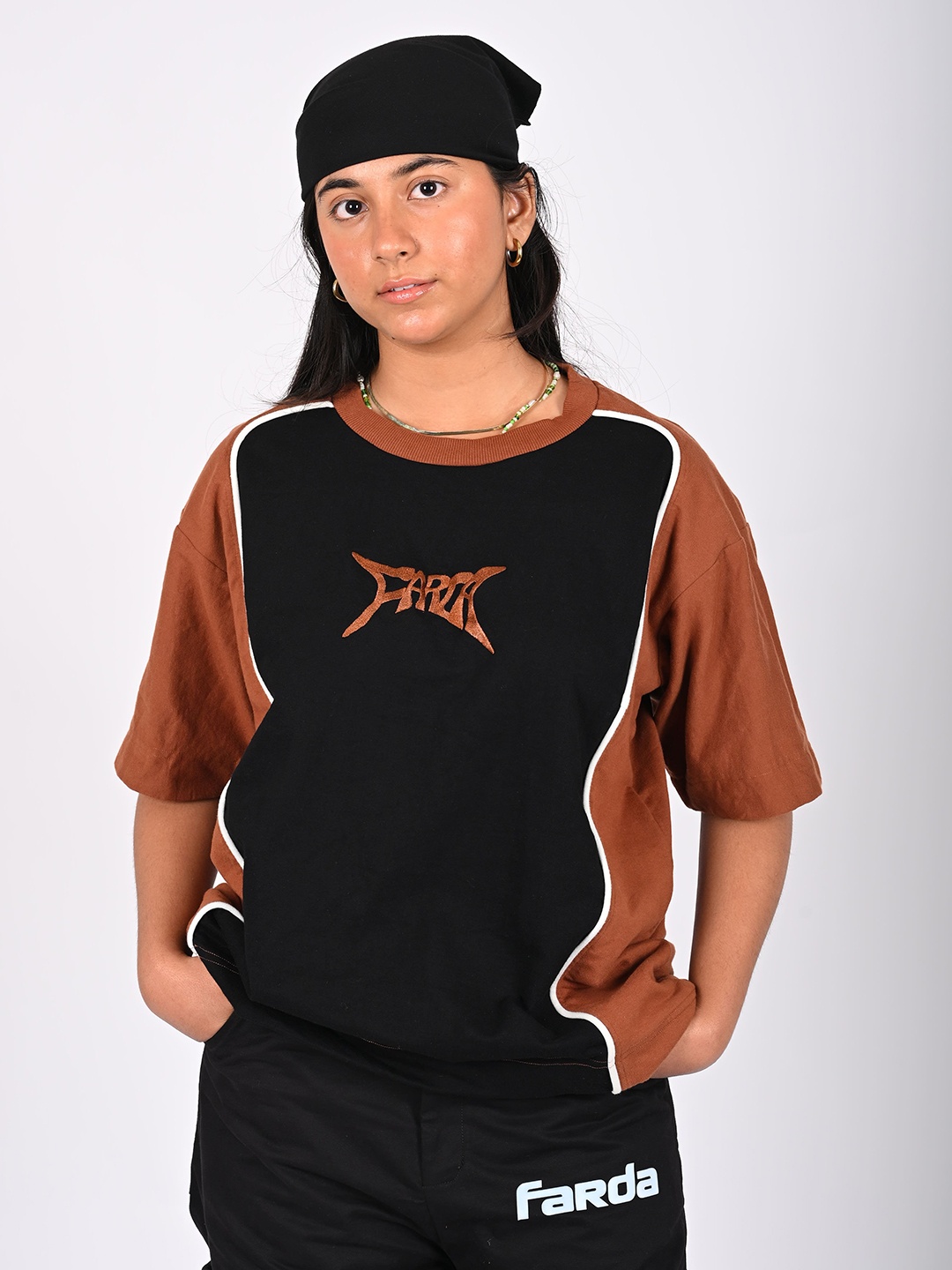 

FARDA Unisex Brand Logo Drop-Shoulder Sleeves T-shirt, Brown