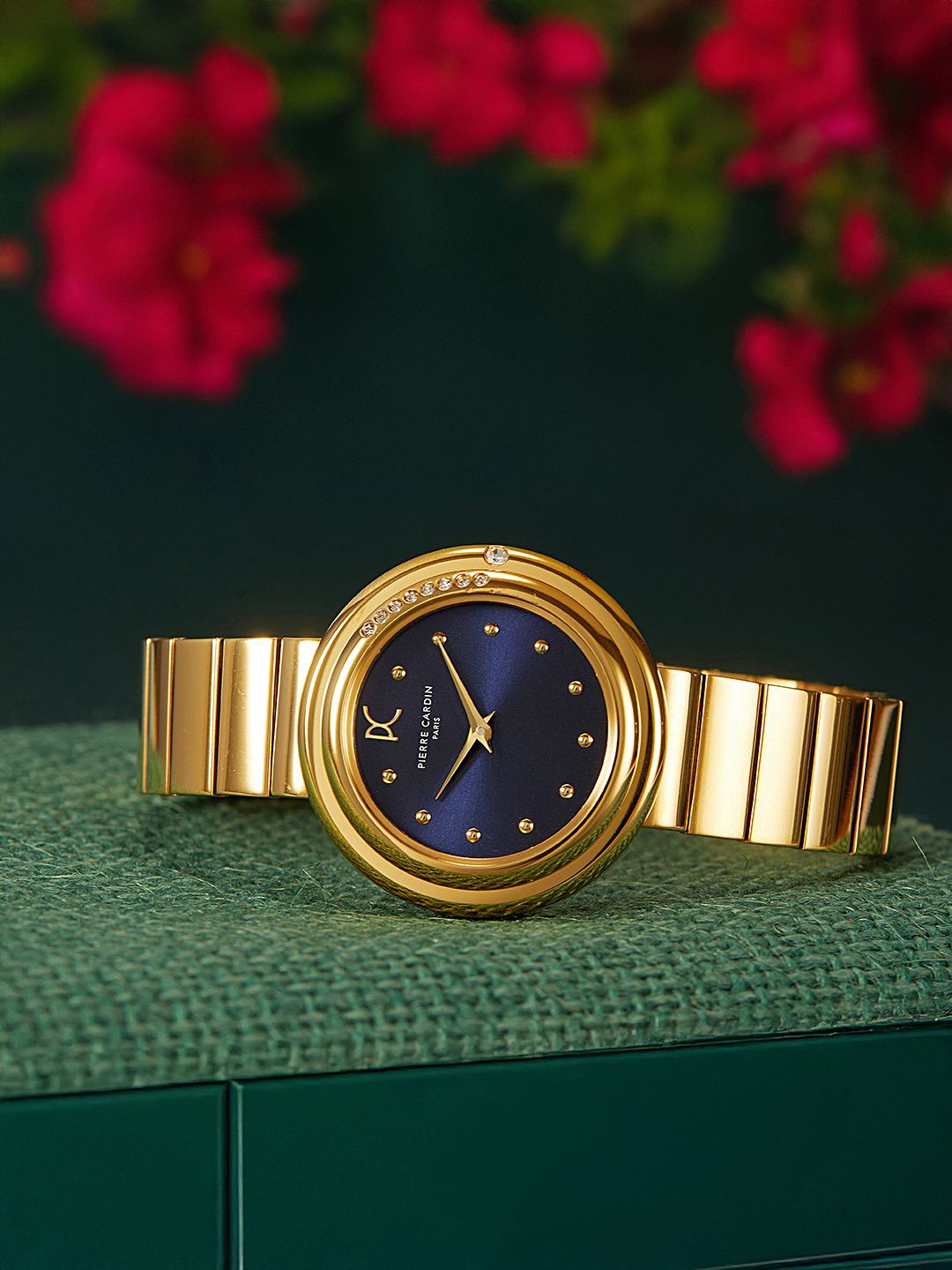 

pierre cardin Women Dial & Stainless Steel Straps Analogue Multi Function Watch CF.1010.MG, Blue