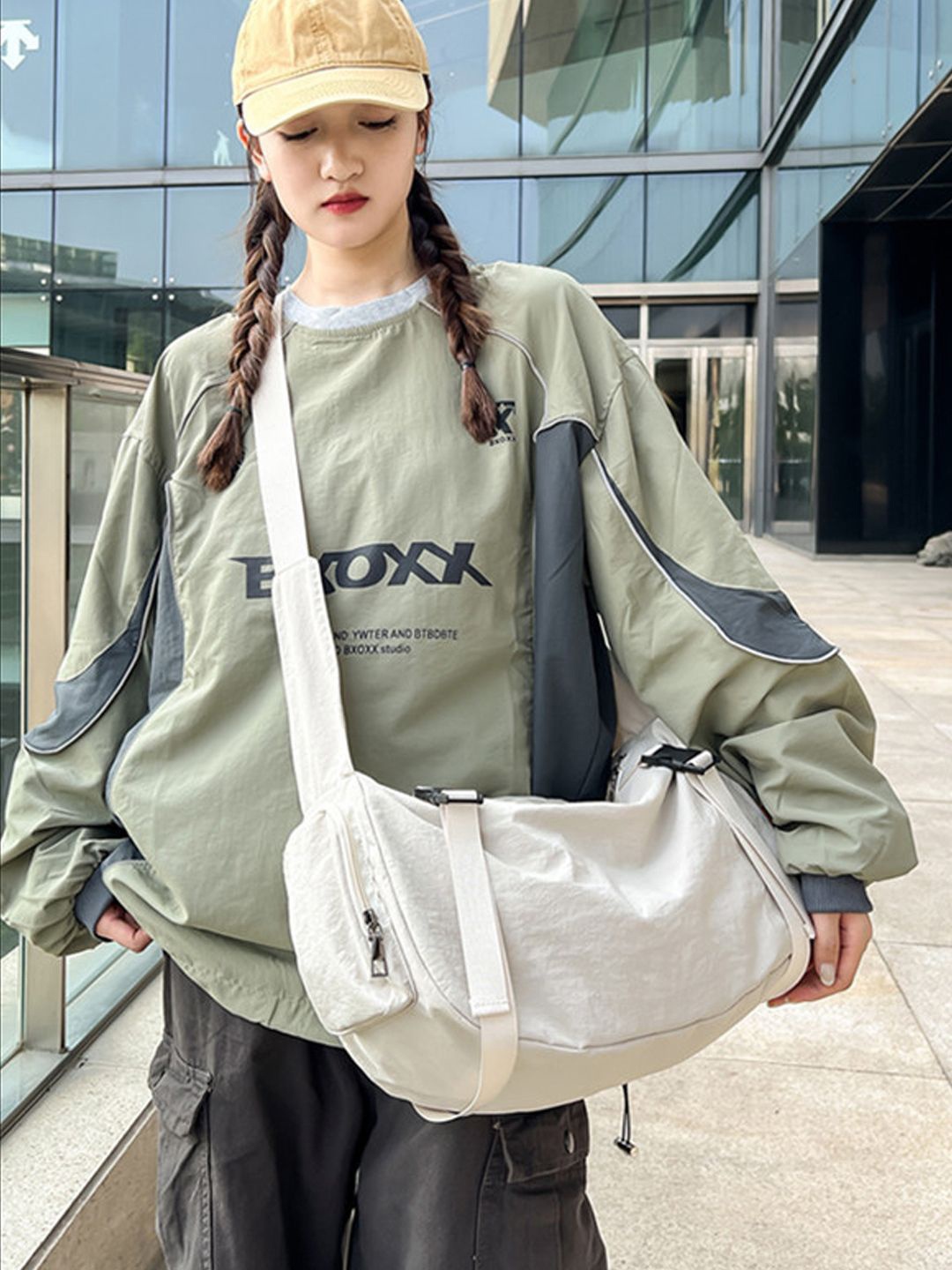 

StyleCast White Medium Casual Duffel Bag