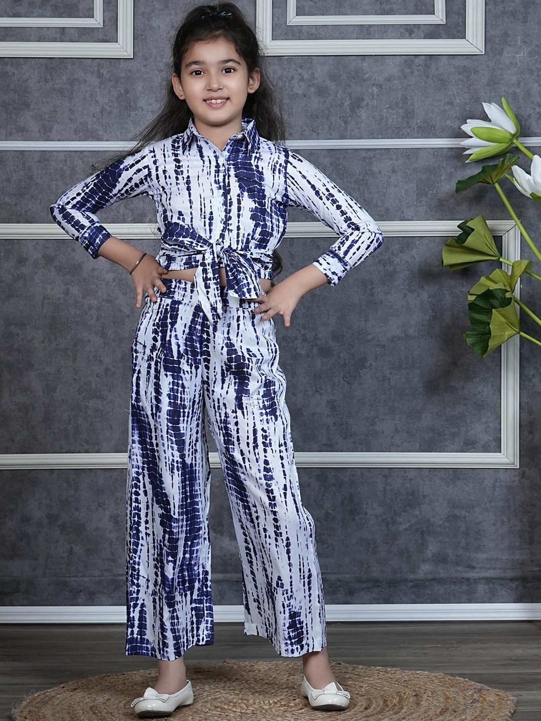

RANJ Girls Printed Shirt with Trousers, Navy blue