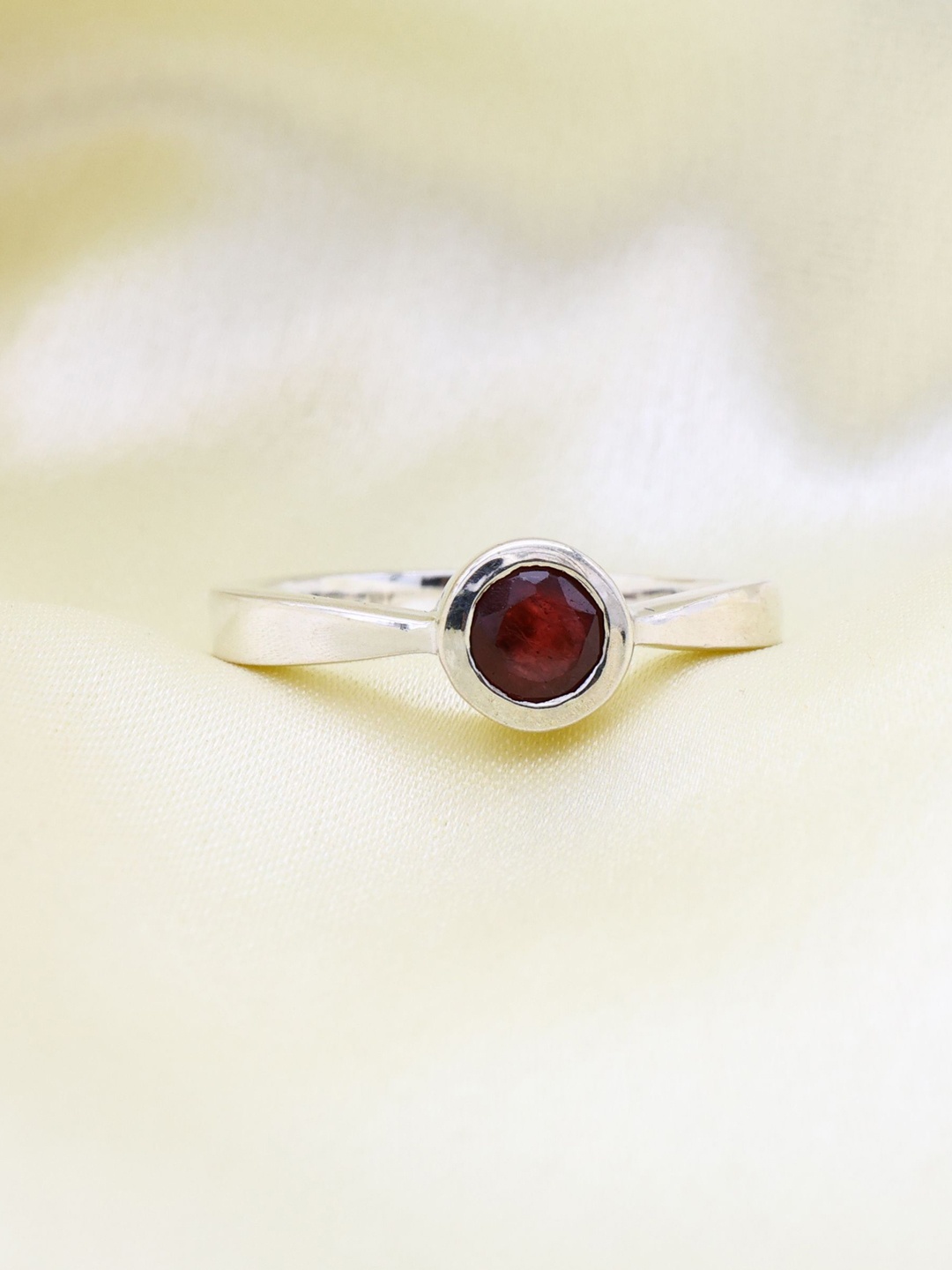 

HIFLYER JEWELS 925 Sterling Silver Stone Studded Finger Ring