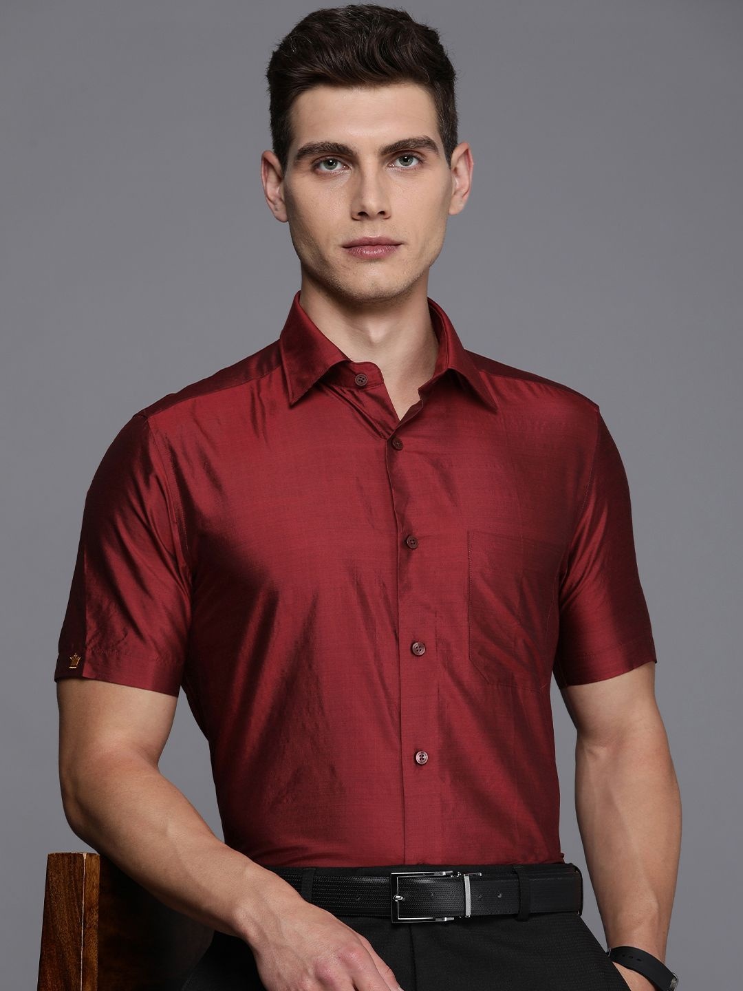 

Louis Philippe Solid Classic Fit Pure Silk Formal Shirt, Red