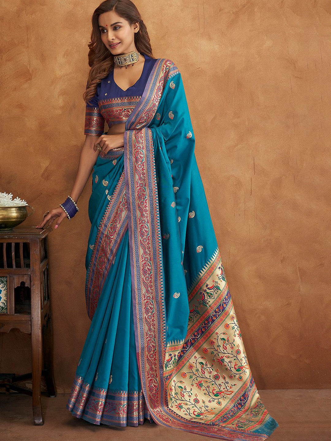 

DEVATITHI Ethnic Motifs Zari Silk Blend Banarasi Saree, Blue