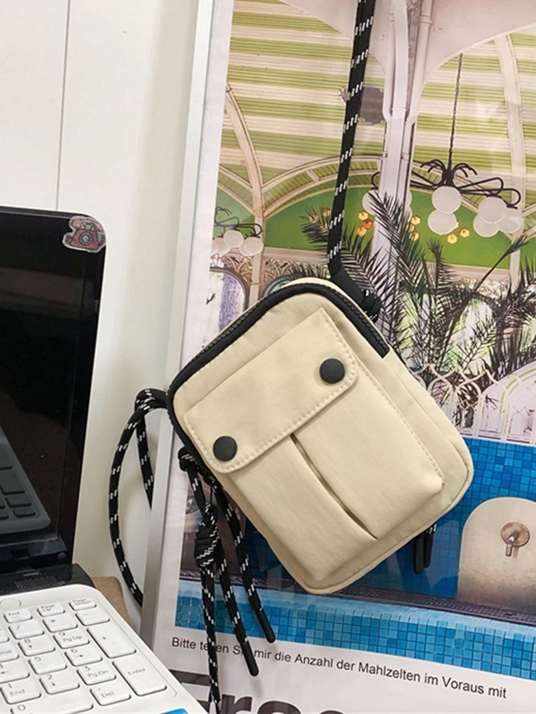 

StyleCast White Stylish Crossbody Bag