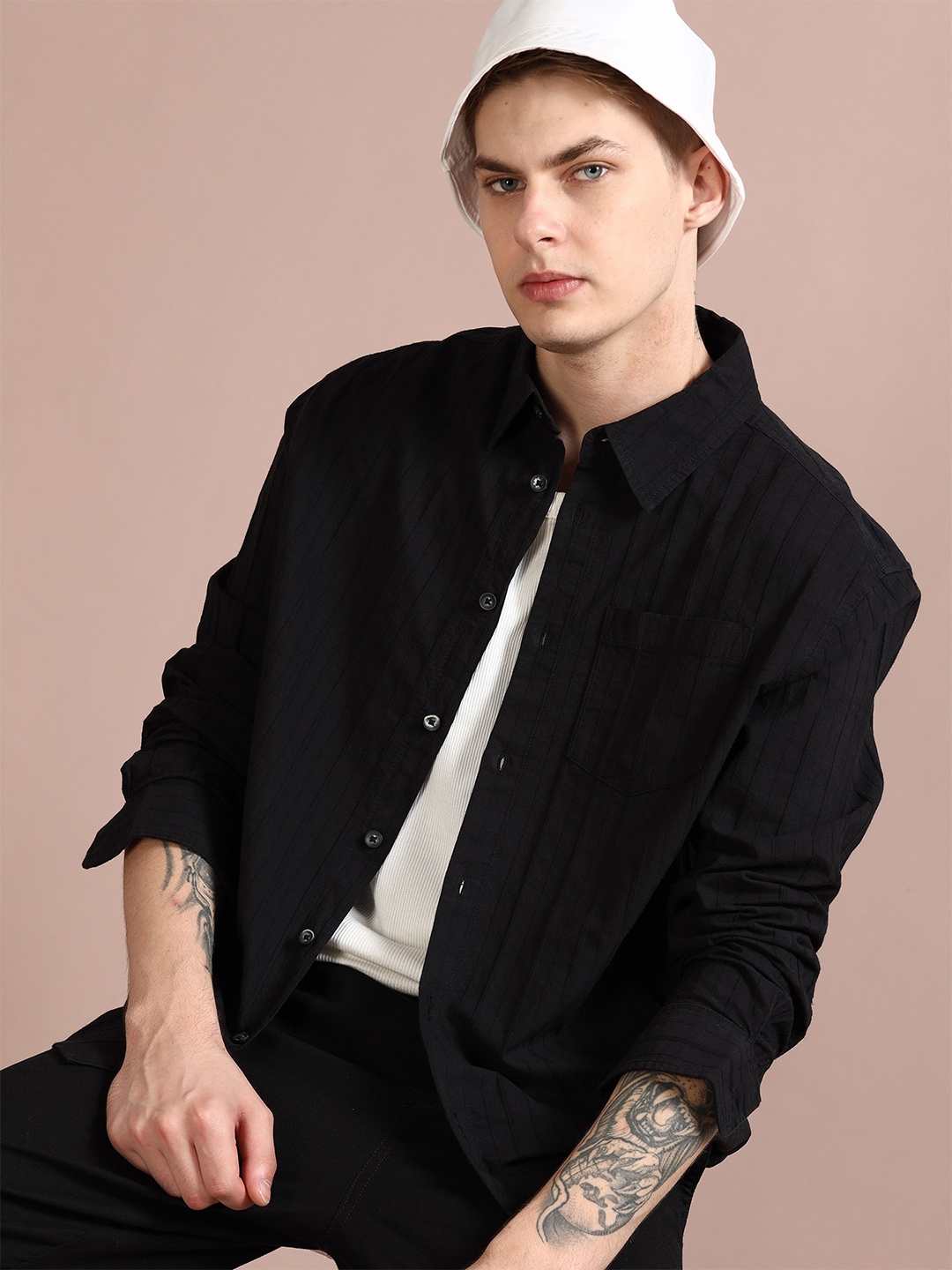 

StitchX Men Full Sleeve Pintuck Striped Spread Collar Casual Shirt, Black