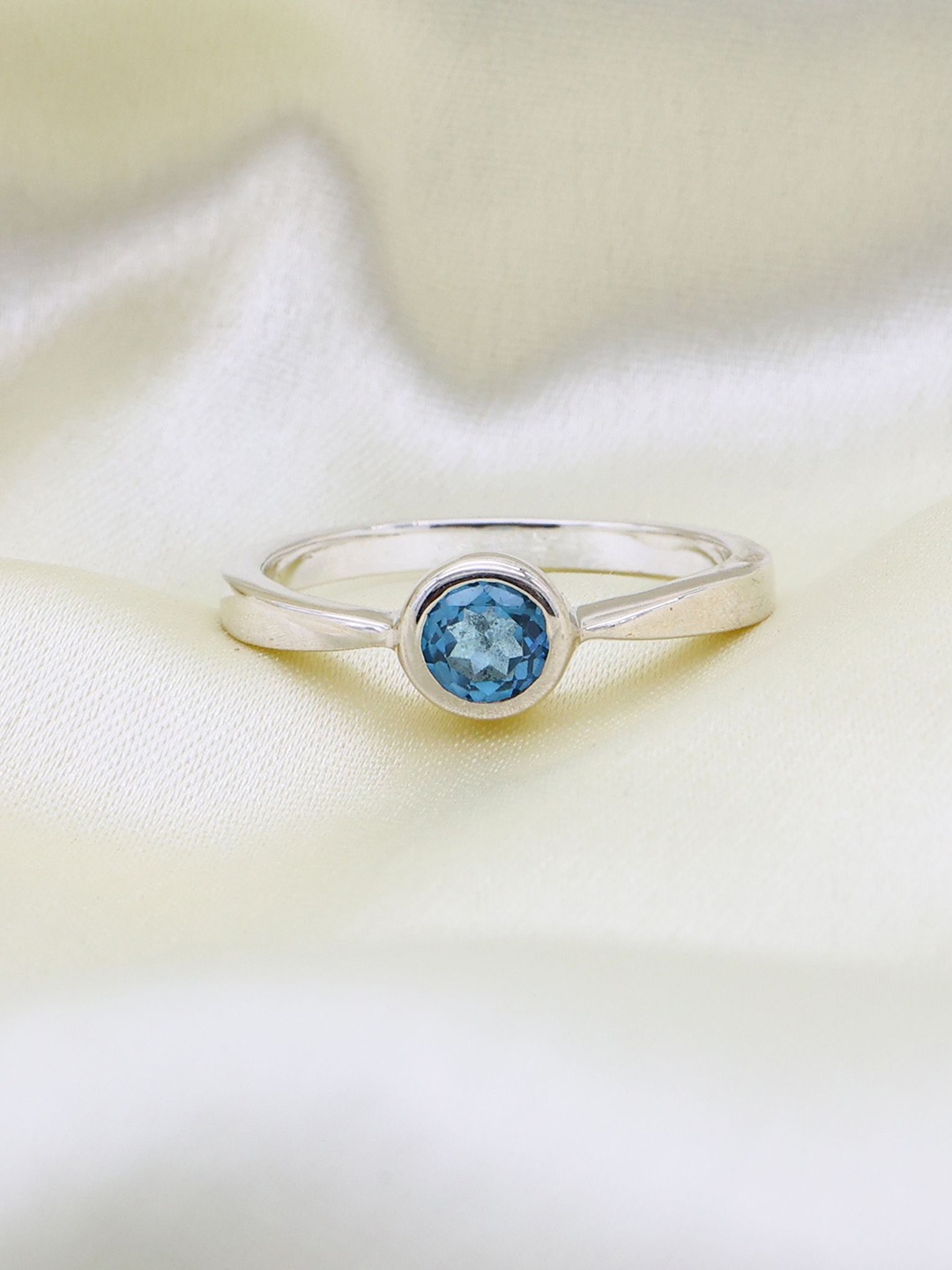 

HIFLYER JEWELS 925 Sterling Silver Stone Studded Finger Ring
