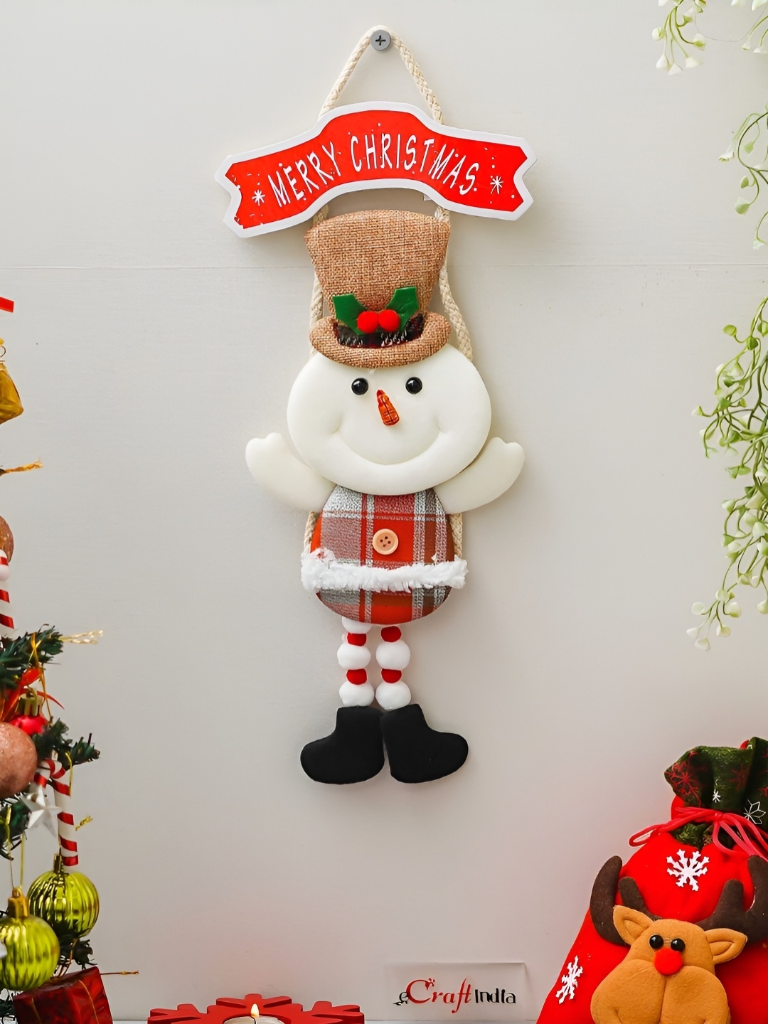 

eCraftIndia White & Red Merry Christmas Wall Decor Hanging, Multi