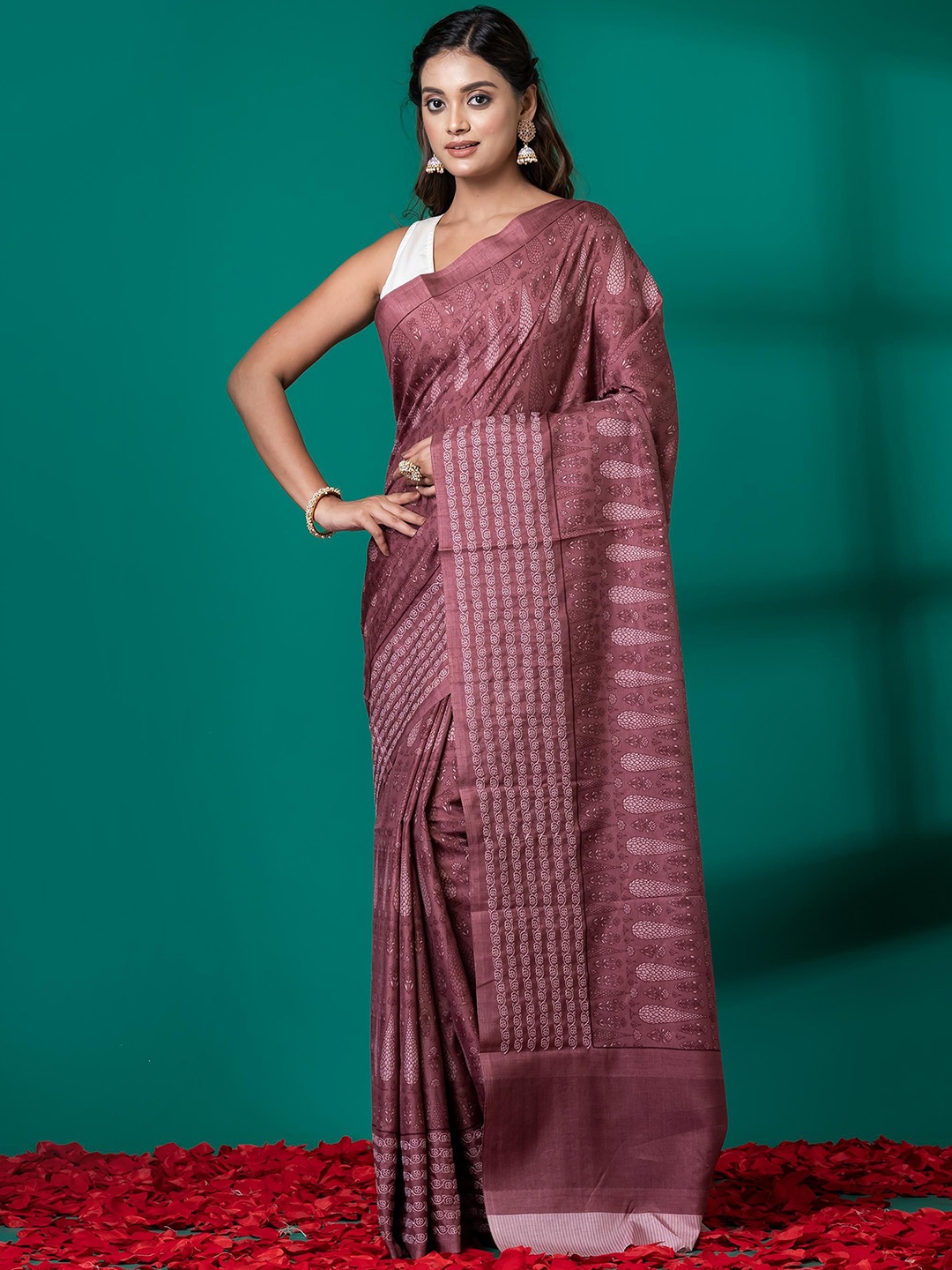 

VIBHAVARI Floral Silk Blend Fusion Saree, Mauve