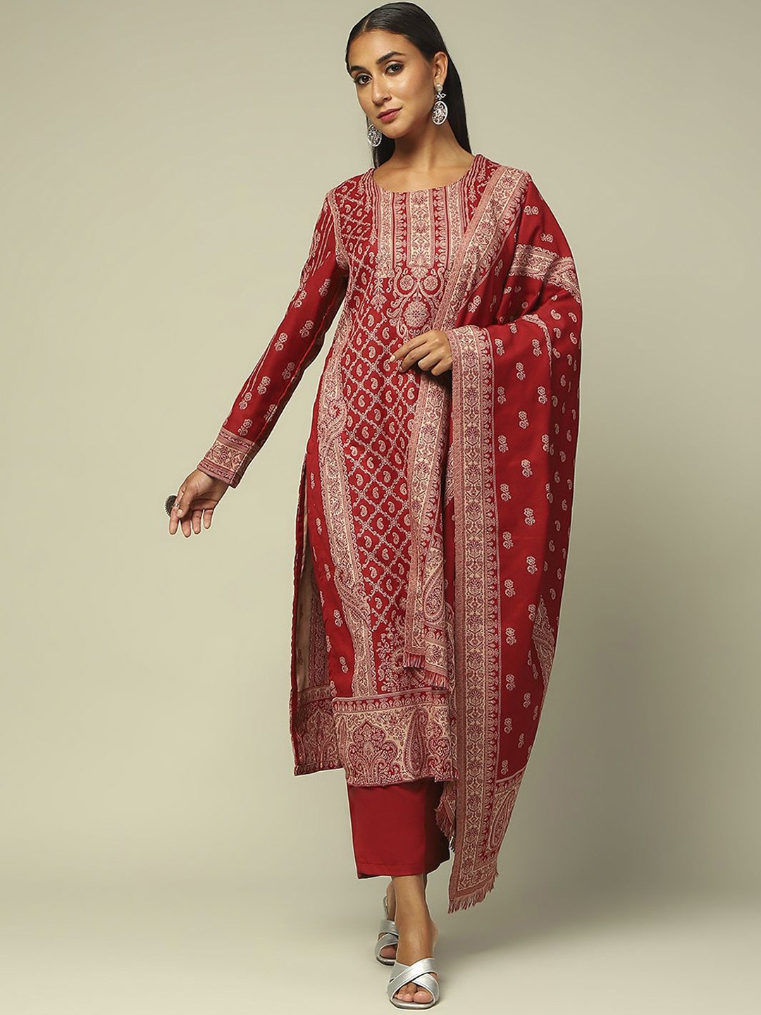 

Rangriti Women Floral Printed Regular Kurta with Palazzos & With Dupatta, Red