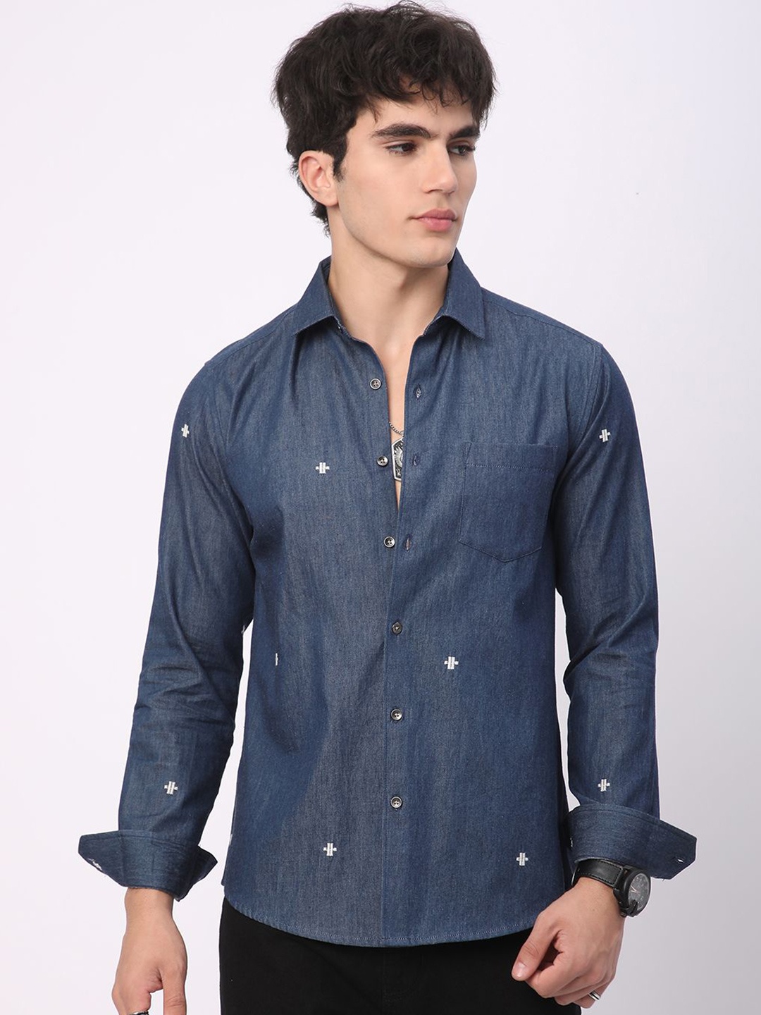 

VASTRADO Men Classic Spread Collar Solid Cotton Slim Fit Casual Shirt, Navy blue