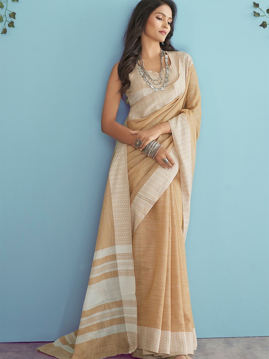 

DEVATITHI Woven Design Linen Blend Saree, Beige