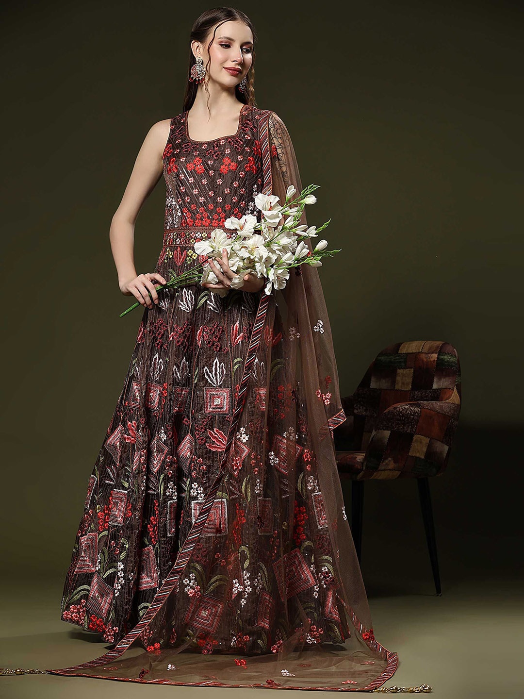

VANAKARA Embroidered Round Neck Ethnic Dress With Dupatta, Brown