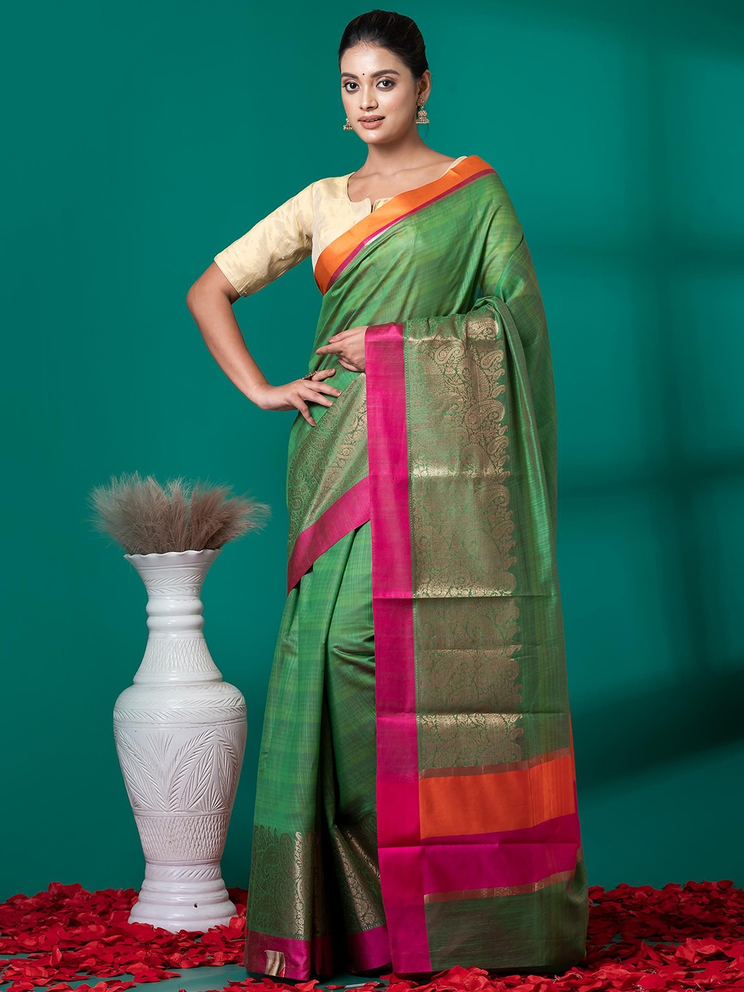 

VIBHAVARI Zari Silk Cotton Fusion Saree, Green