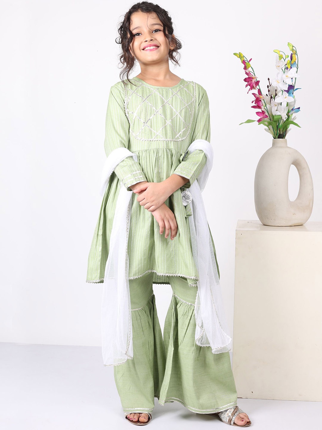 

SILK SPARROW Girls Yoke Design Panelled Gotta Patti Kurta with Sharara & With Dupatta, Green
