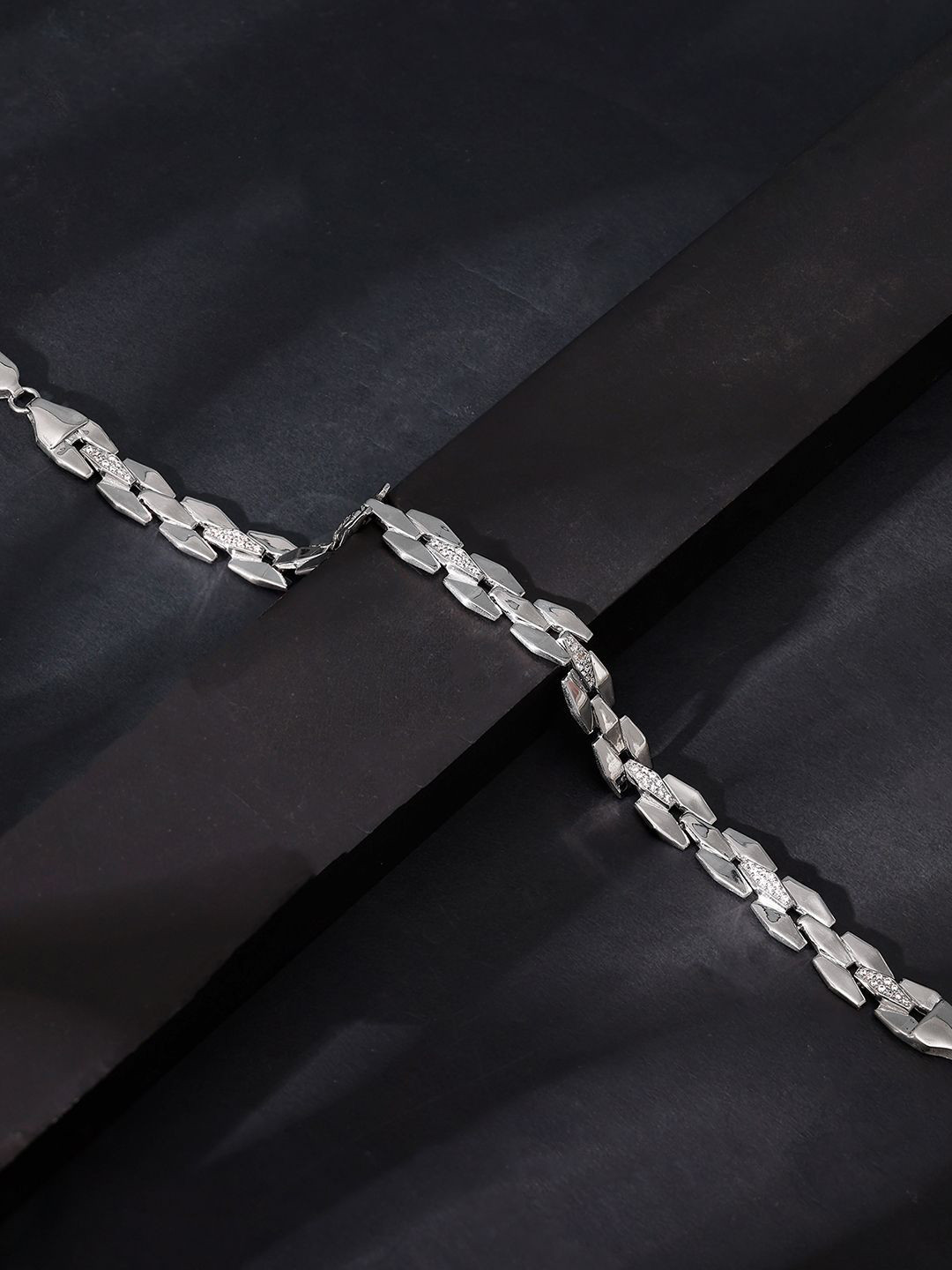 

GIVA Men Sterling Silver Rhodium-Plated Wraparound Bracelet