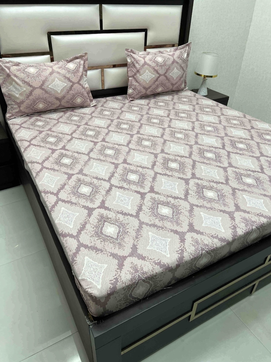 

Pure Decor Royal Passion Purple Geometric Cotton 350 TC Queen Bedsheet Set 2.26 x 2.57 m